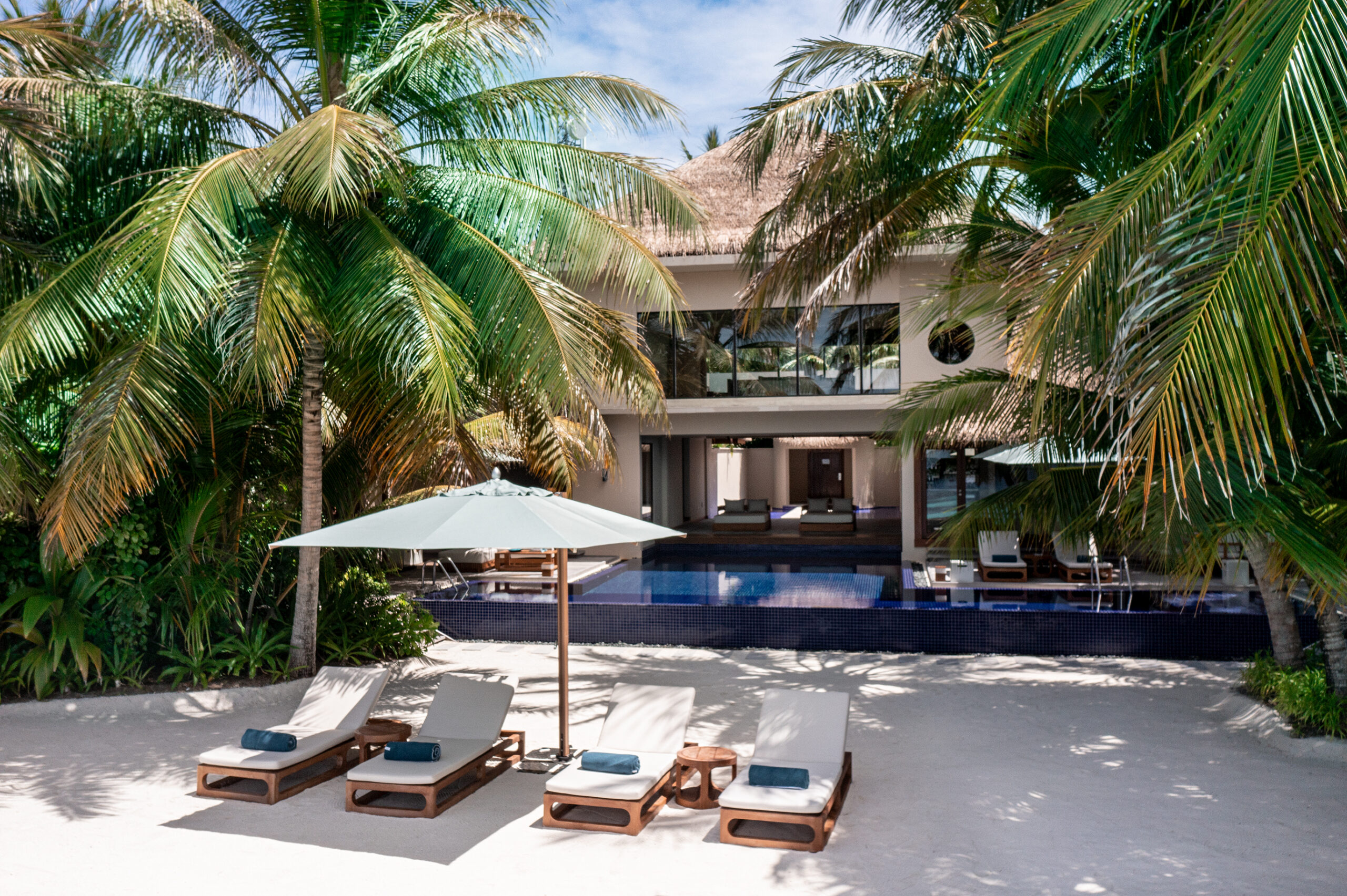 Strandpavillon mit Pool und drei Schlafzimmern - Bild 2