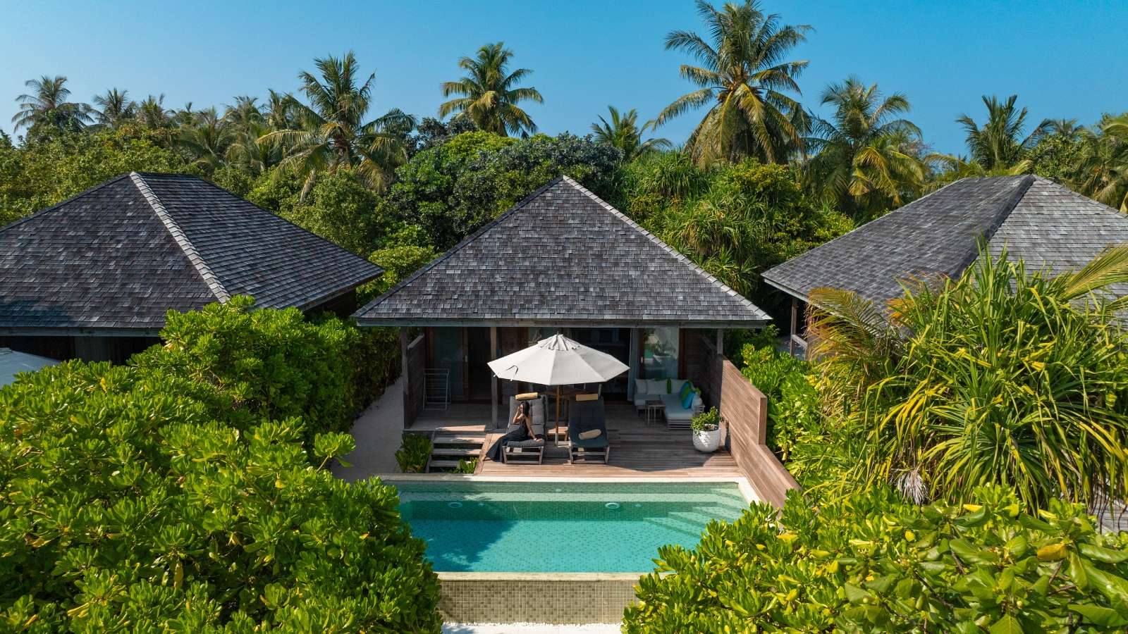 Strandvilla mit Pool - Bild 1