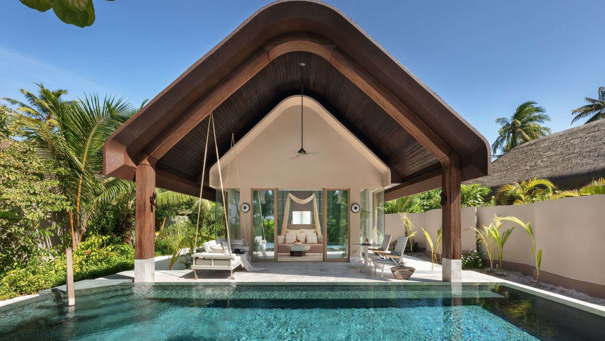 Strandvilla mit Pool - Bild 1