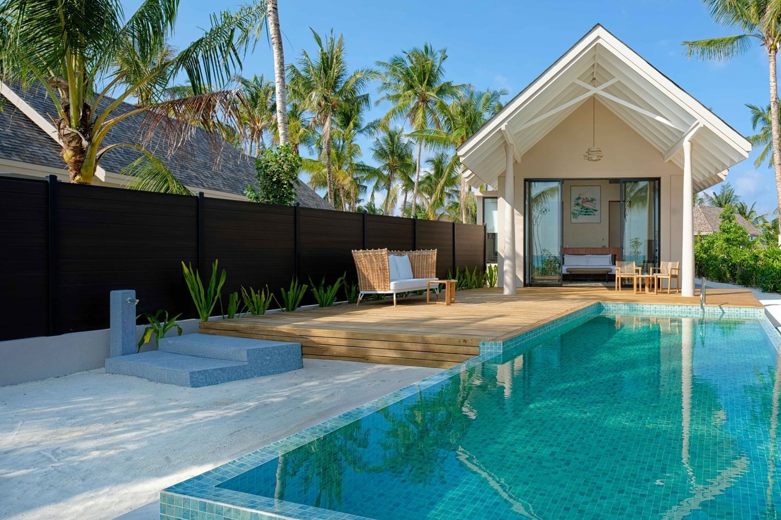 Strandvillen mit Pool - Bild 1