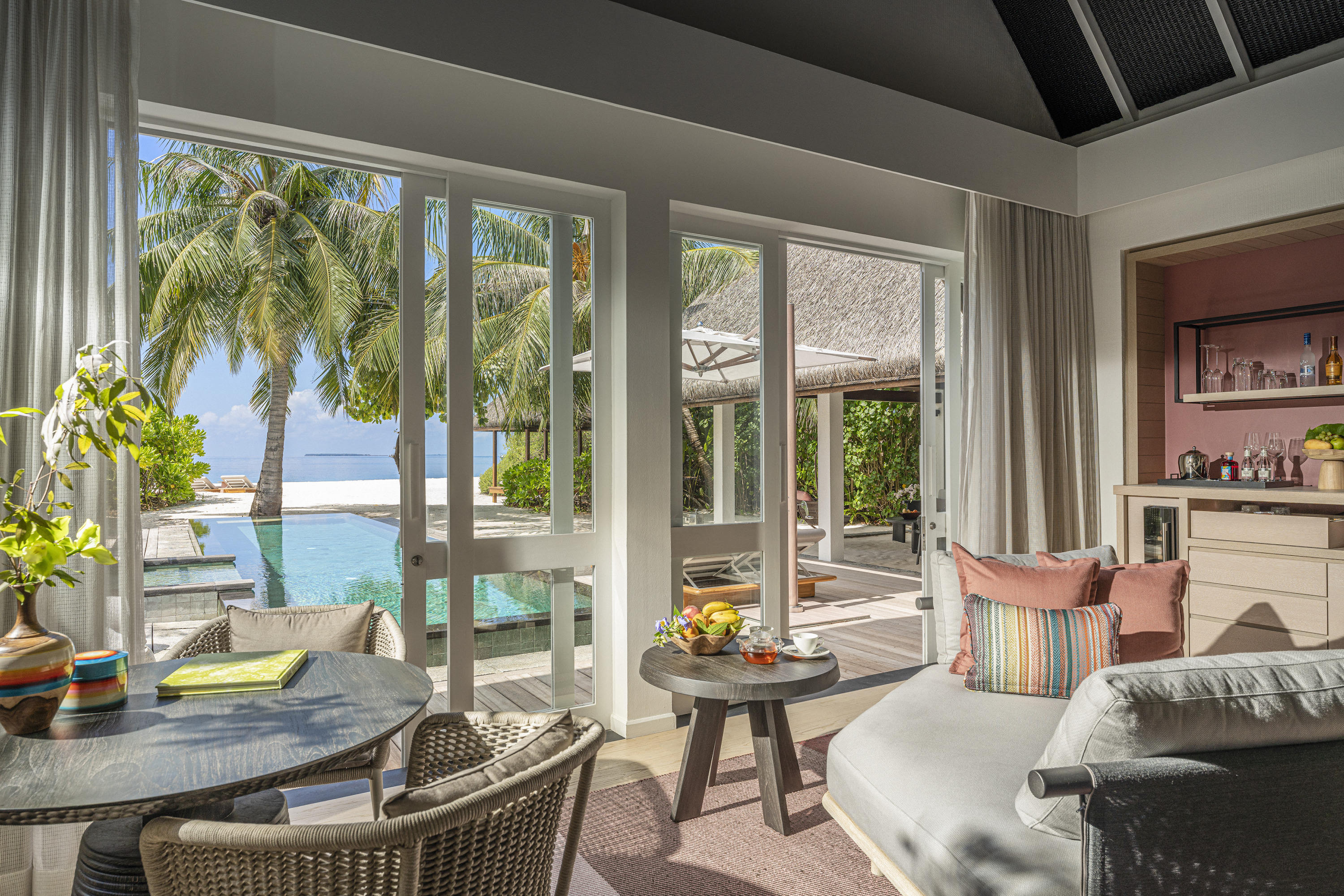 Strandvilla mit Pool - Bild 1