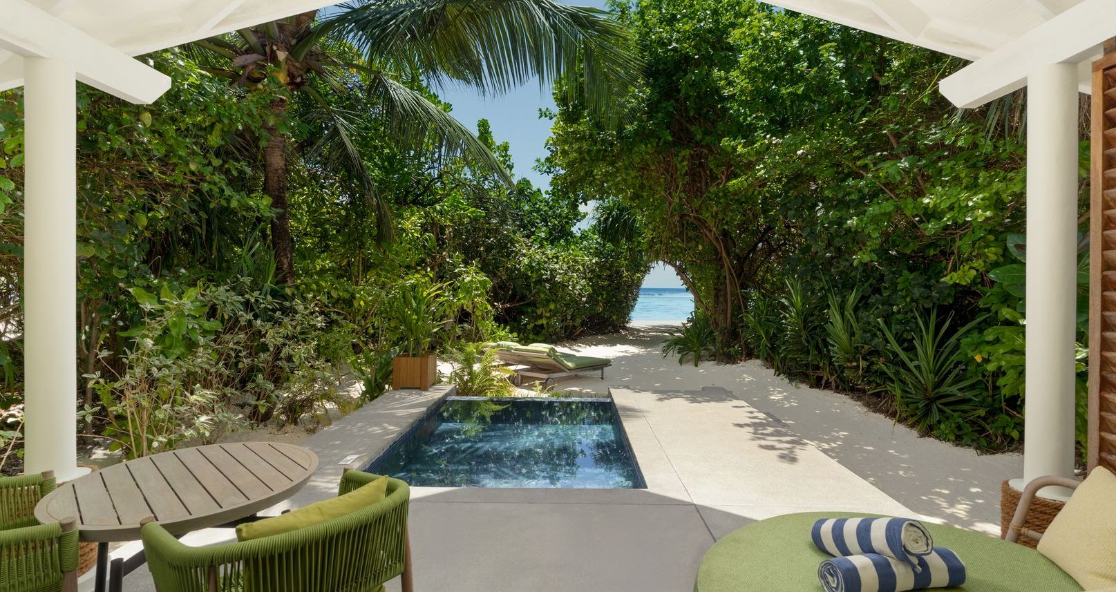 Strandvilla mit Pool - Bild 2