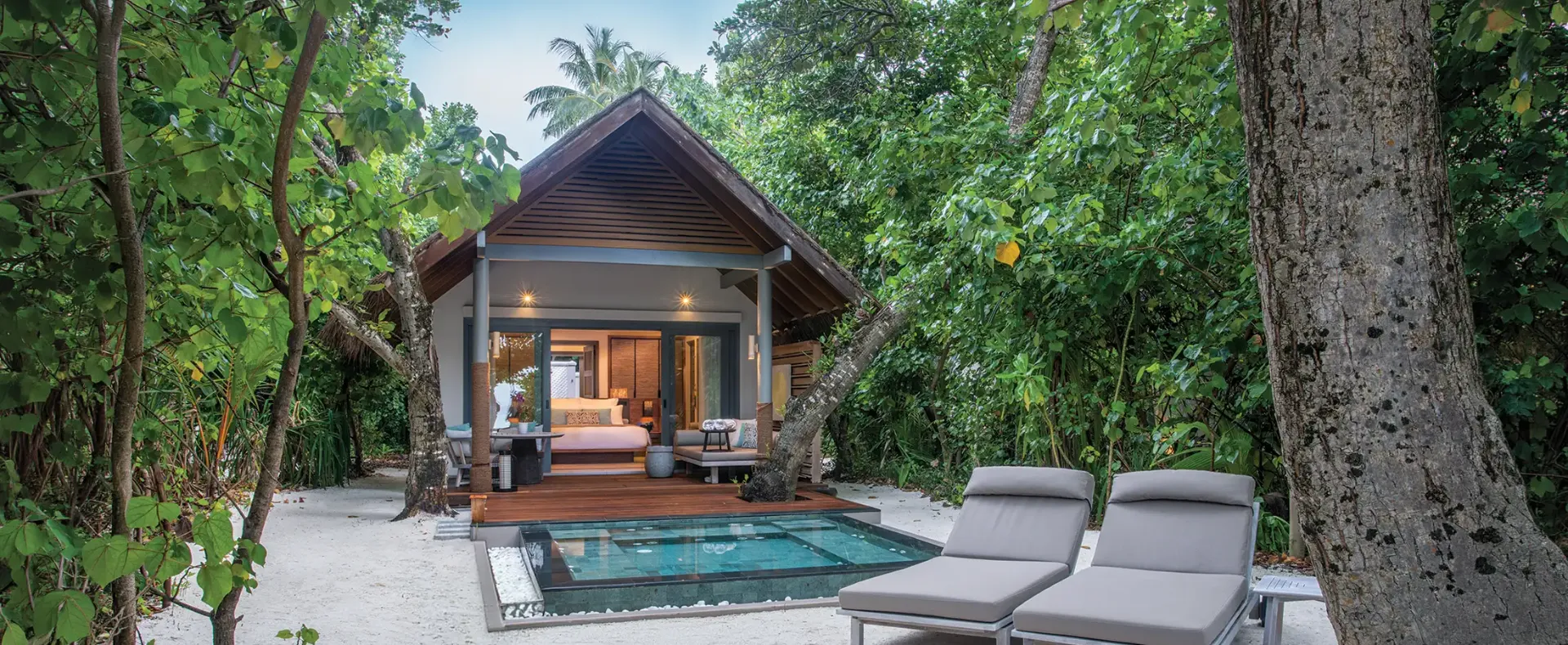 Strandvilla mit Tauchbecken - Bild 1
