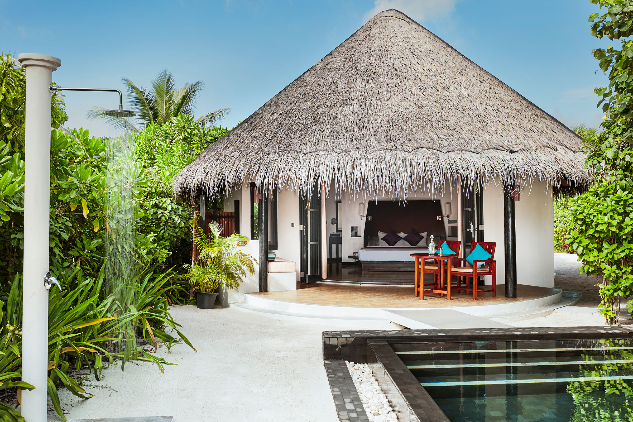 Strandvilla mit Pool - Bild 1