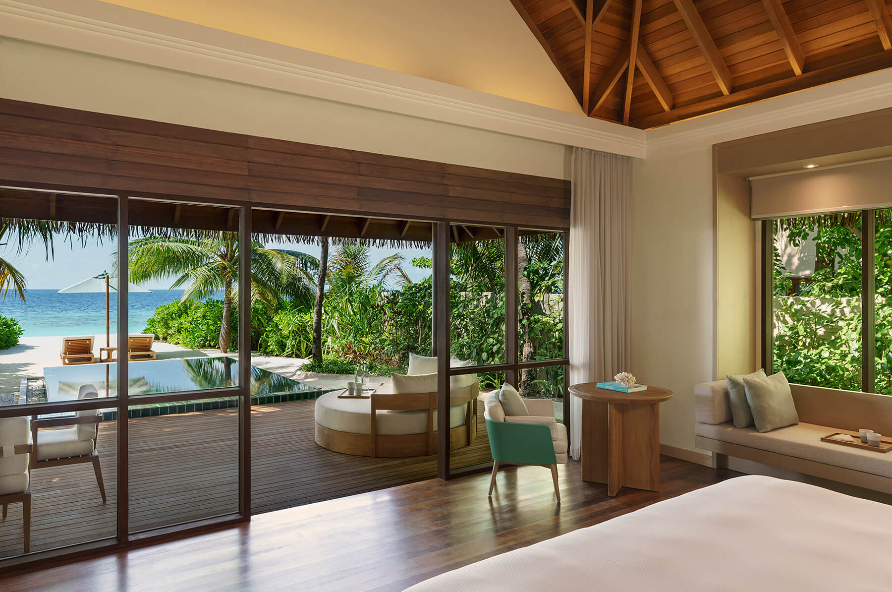 Deluxe-Strandbungalow mit Pools - Bild 1