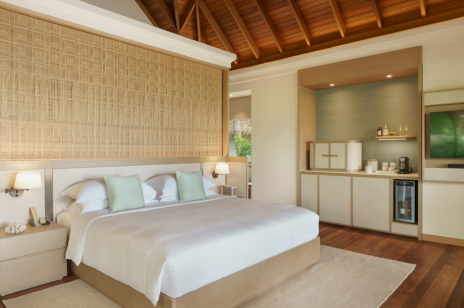 Deluxe-Strandbungalow mit Pools - Bild 3