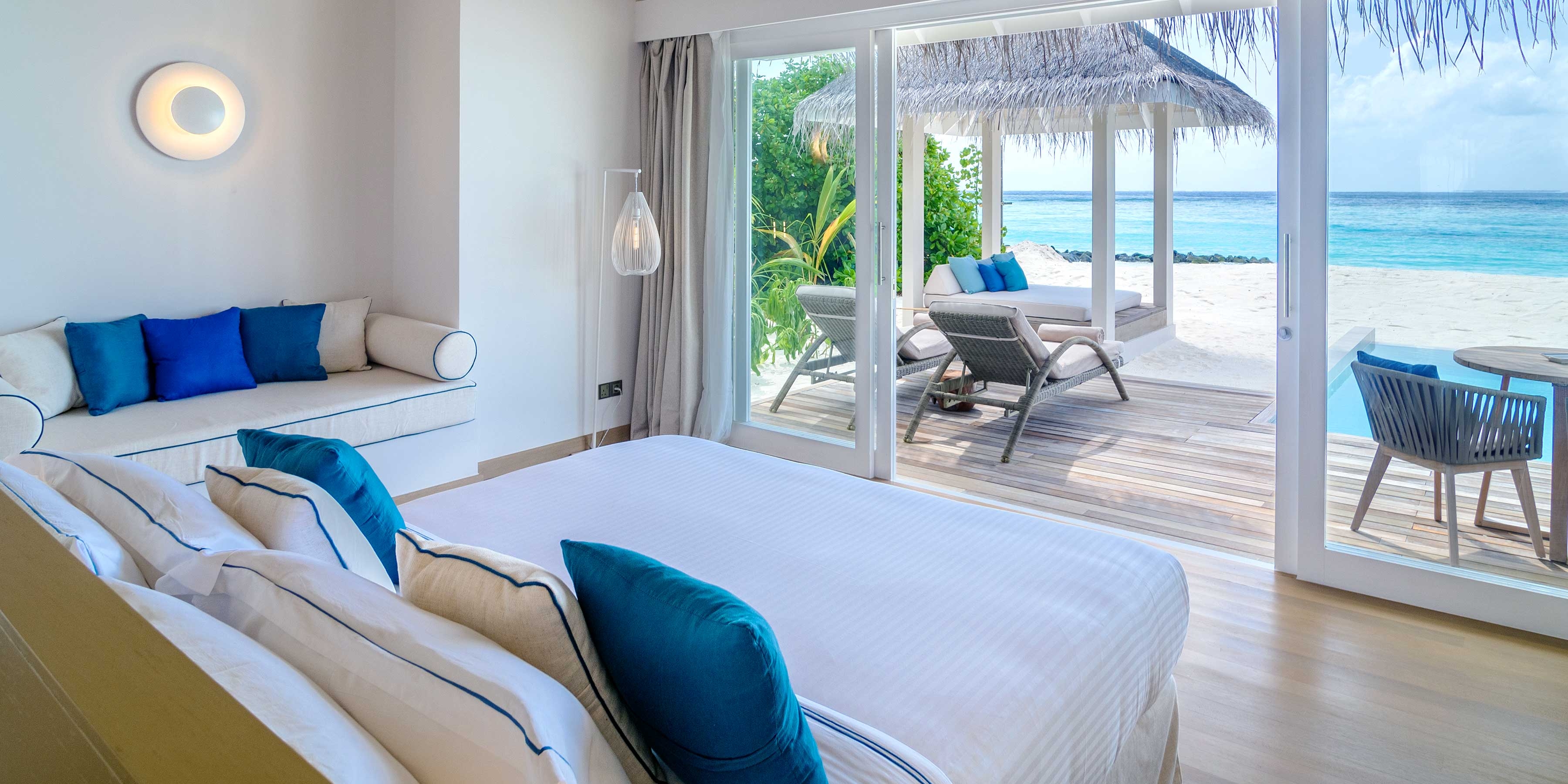 Deluxe-Strandvilla mit Pool - Bild 1