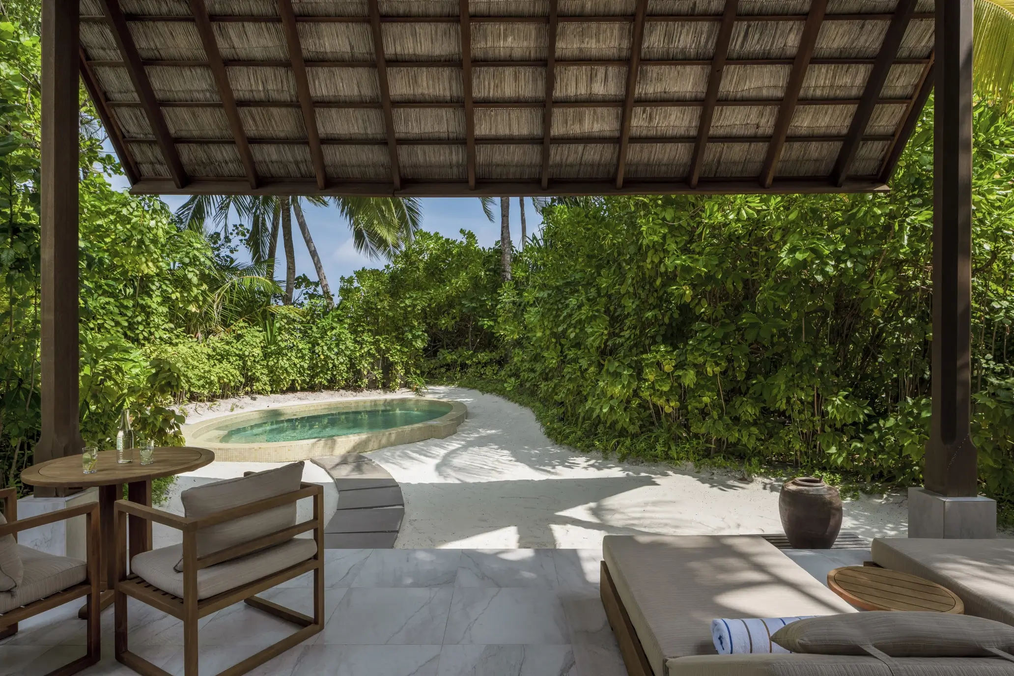 Deluxe-Strandvilla mit Pool - Bild 3