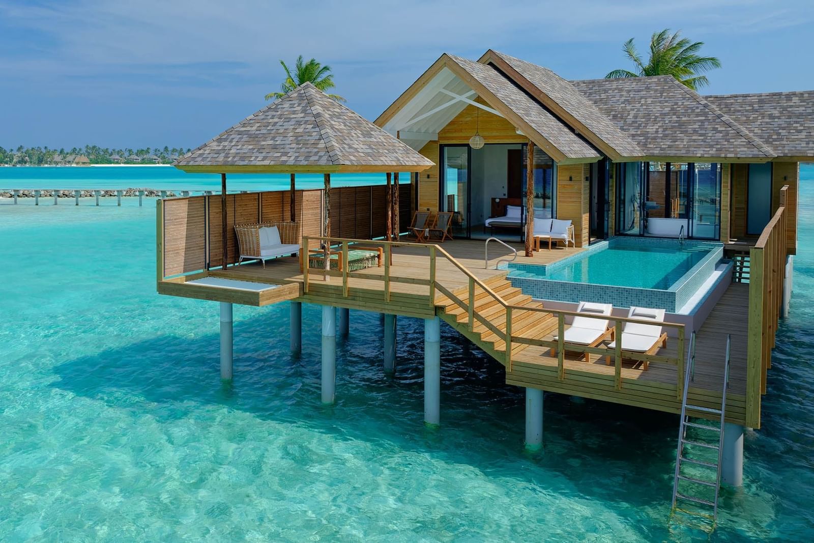 Deluxe-Wasservillen mit Pool - Bild 1