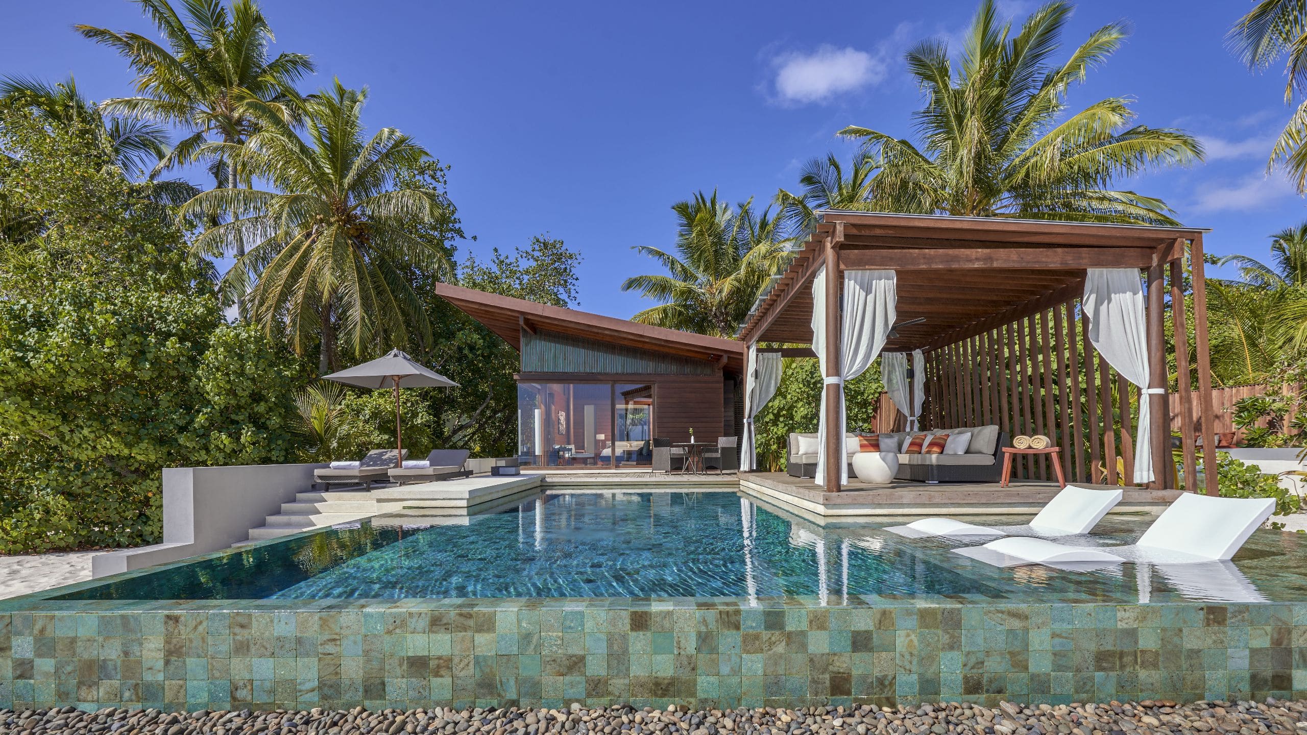 Deluxe Villa am Strand und Pool - Bild 2