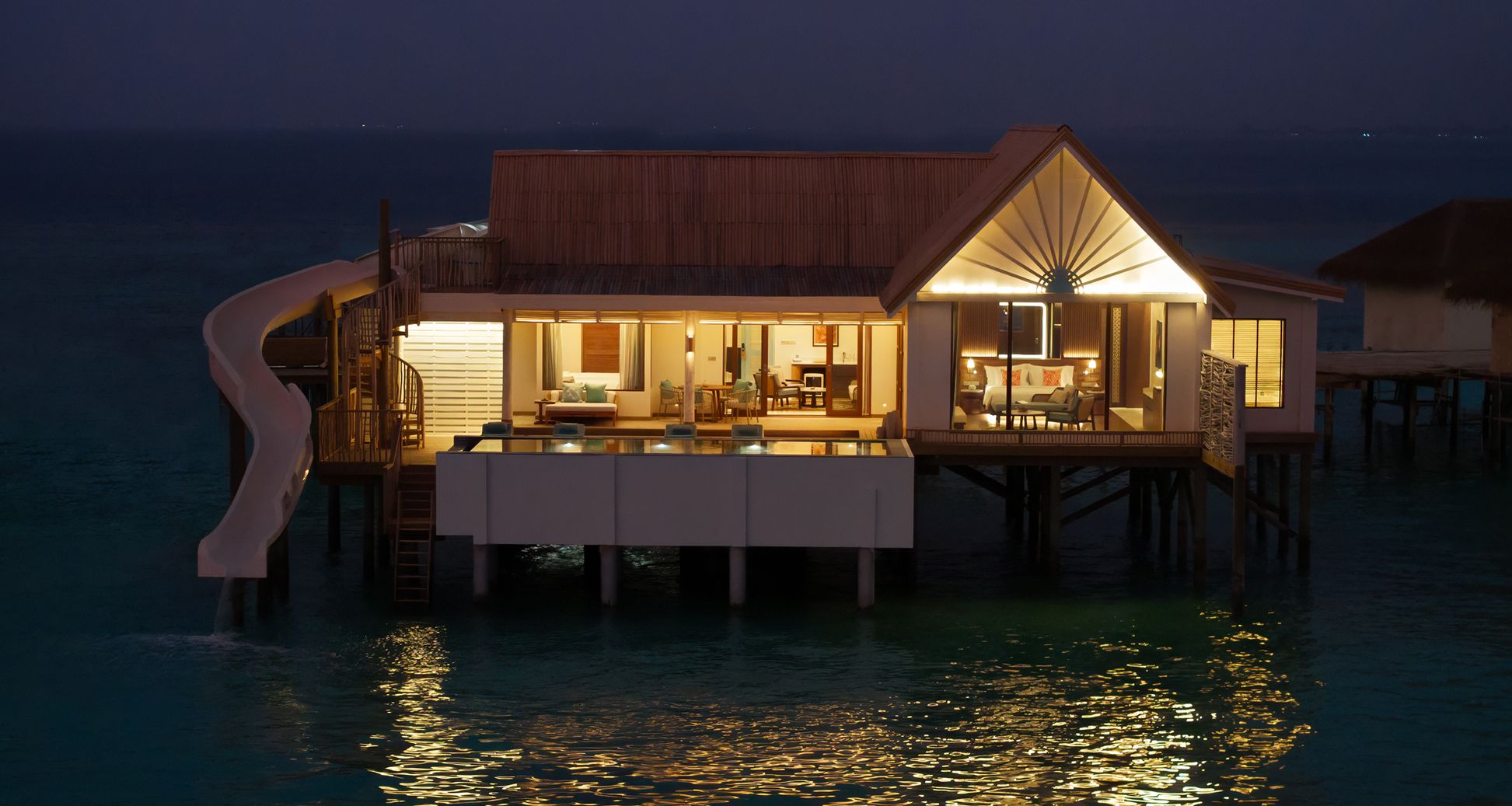 Sonnenuntergangs-Familien-Wasserpoolvilla mit Rutsche und zwei Schlafzimmern - Bild 1