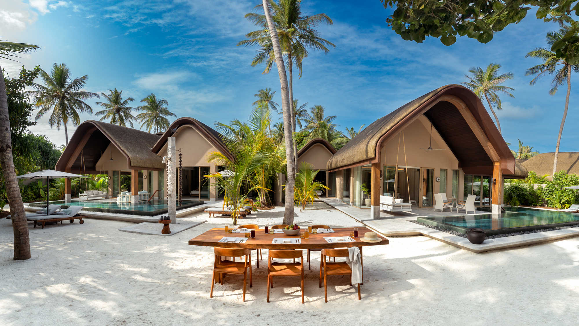 Strandresidenz mit vier Schlafzimmern und zwei Pools - Bild 1