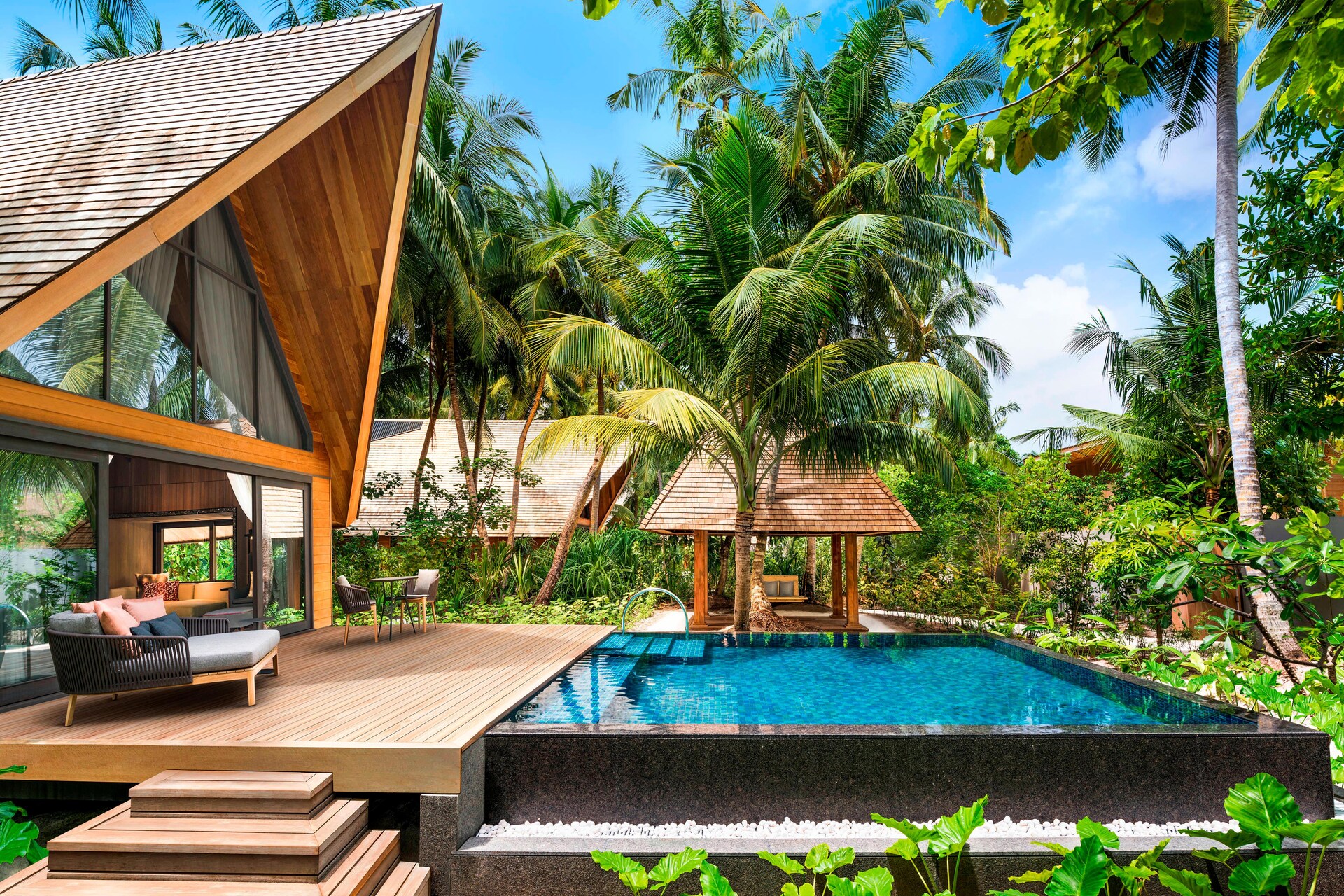 Gartenvilla mit Pool - Bild 1