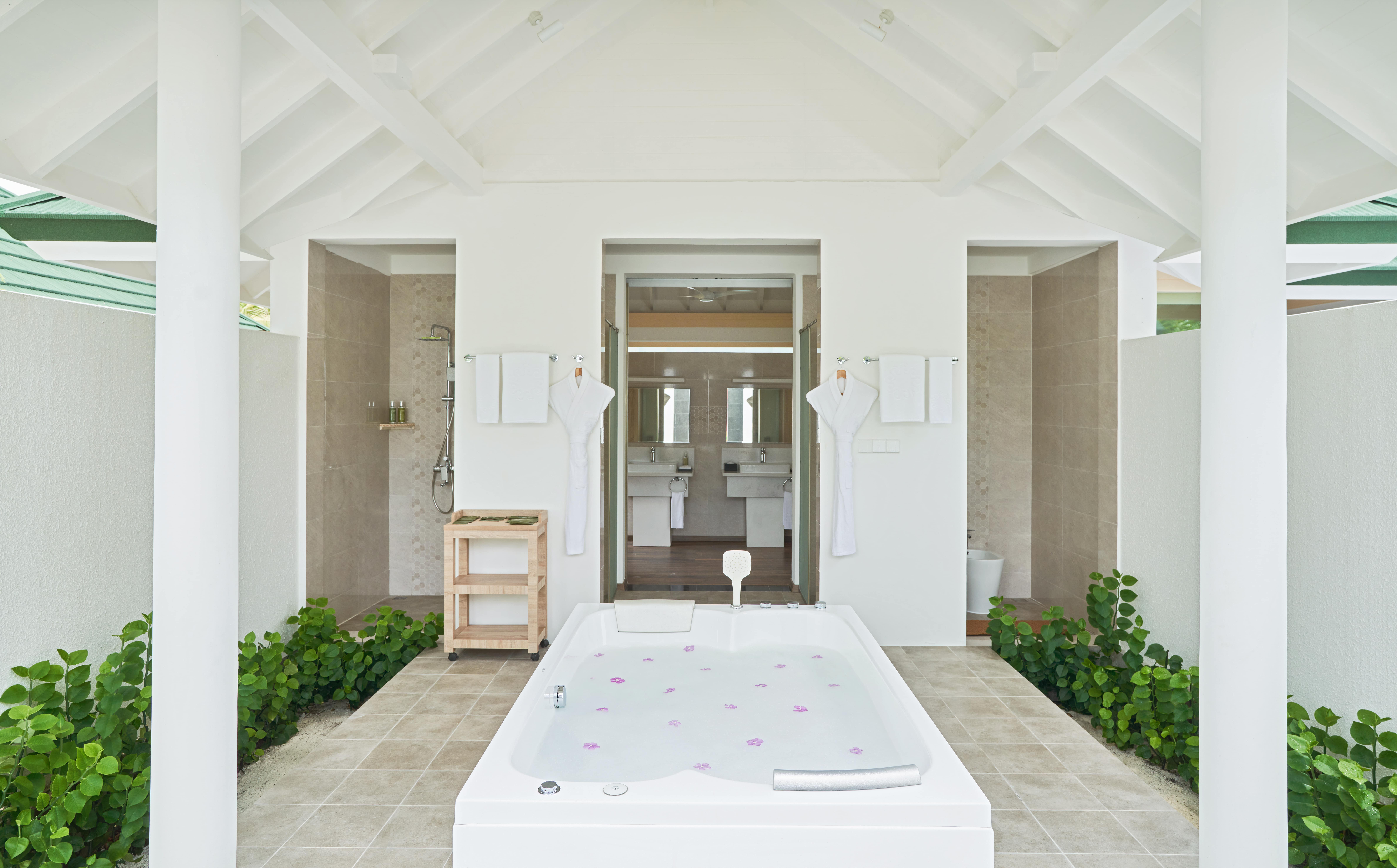 Grand-Strandresidenz mit Pool - Bild 2