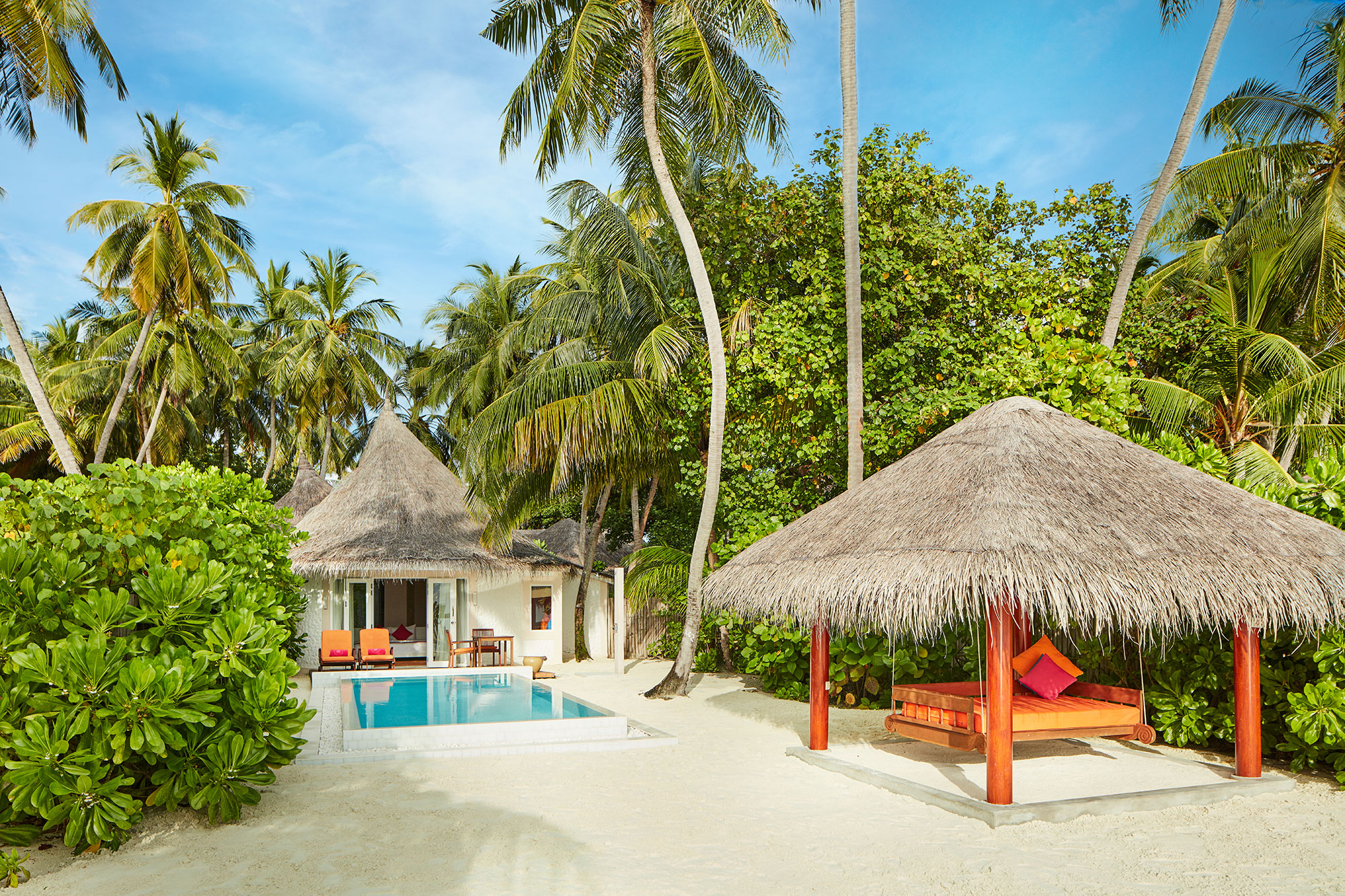 Grand-Strandvilla mit Pool - Bild 1