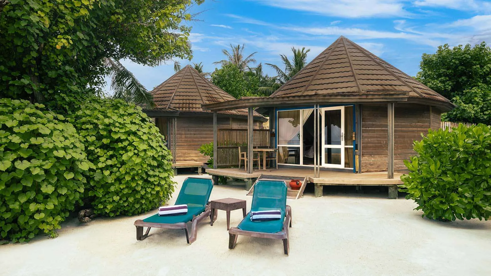 Strandvilla mit Jacuzzi - Bild 1
