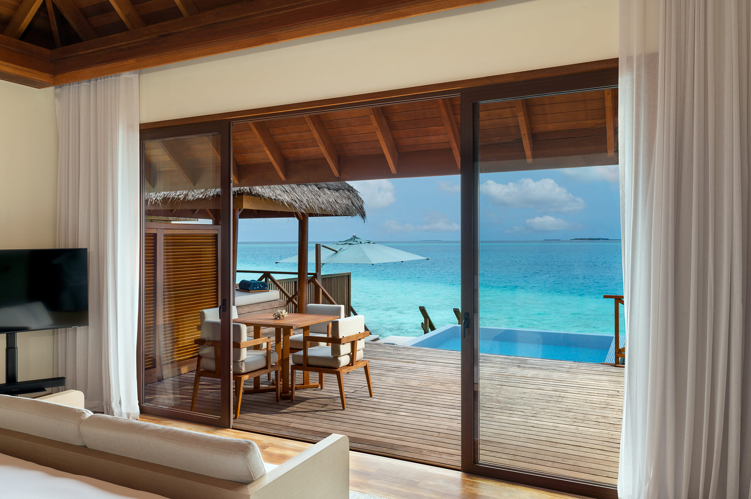 Lagunenbungalow mit Pool - Bild 3