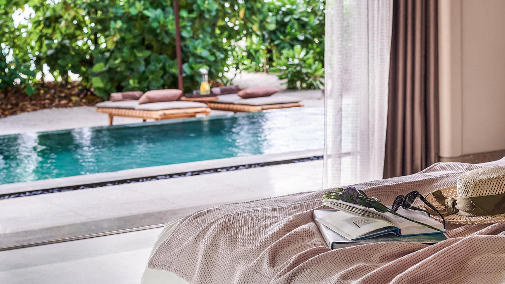 Luxus-Strandvilla mit Pool - Bild 1