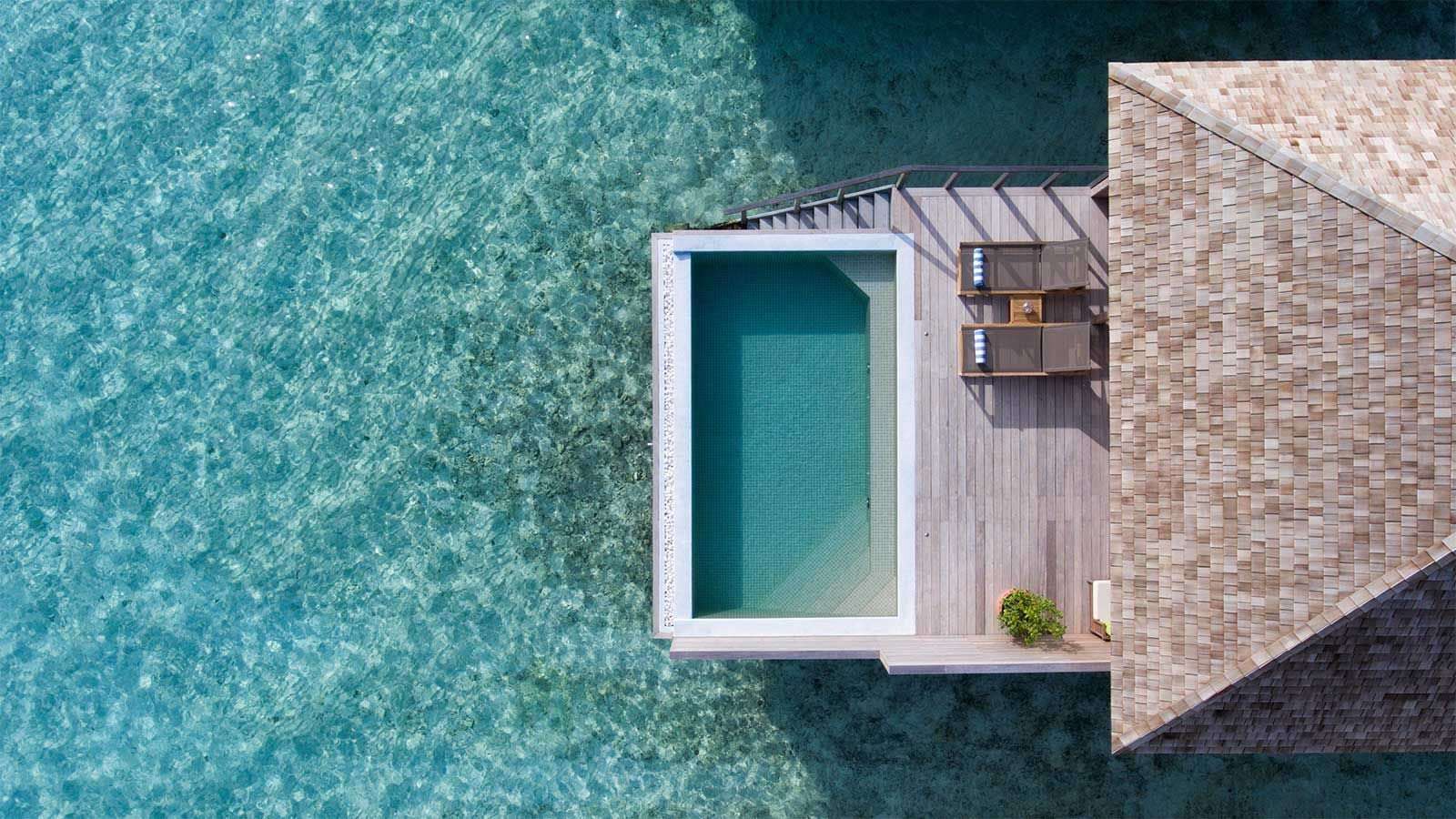 Ozeanvilla mit Pool - Bild 1