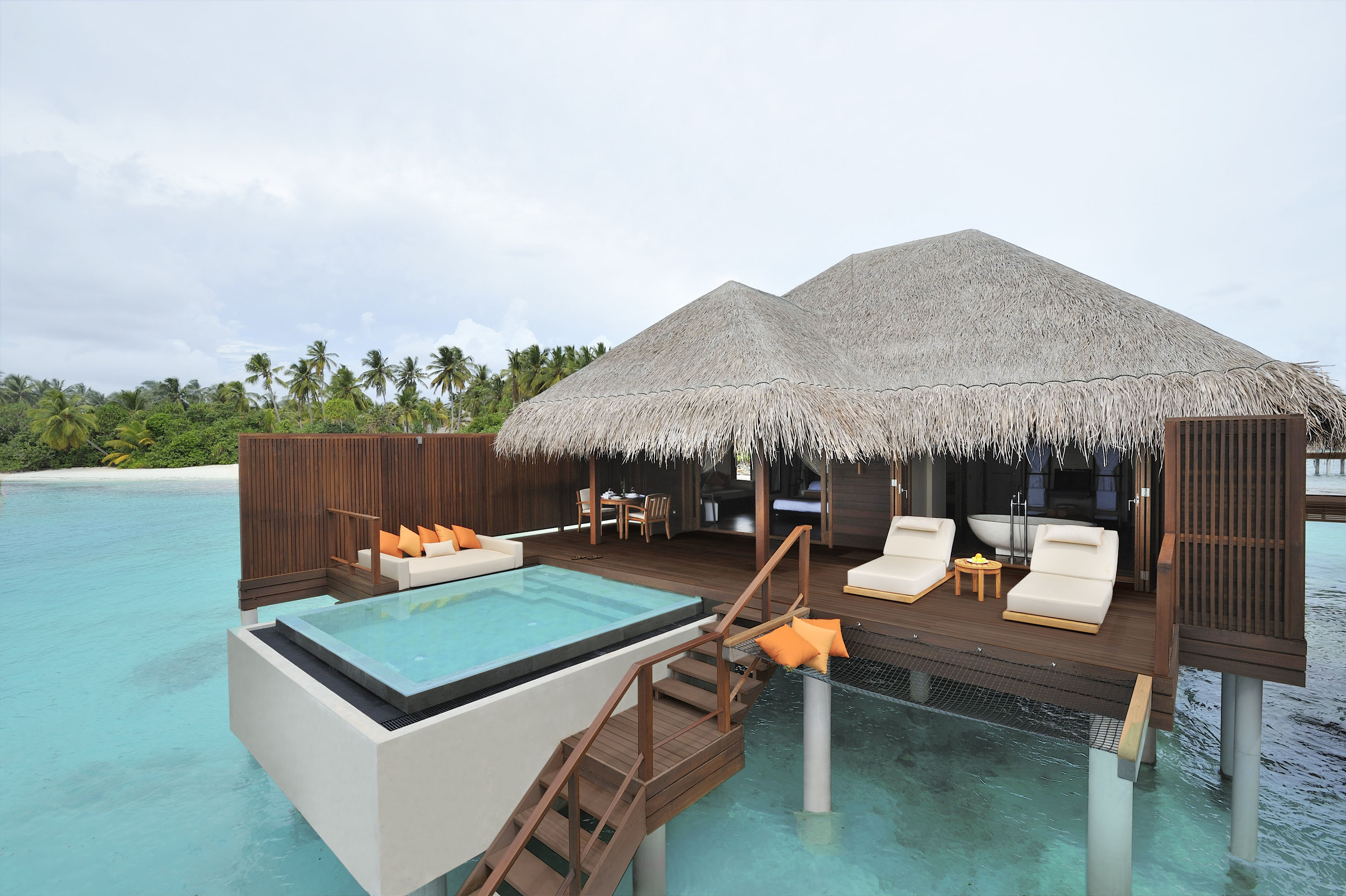 Ozeanvilla mit Pool - Bild 1