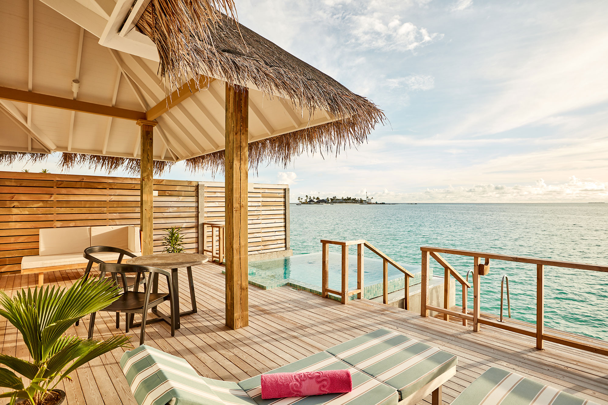 Ozeanvilla mit Pool - Bild 1