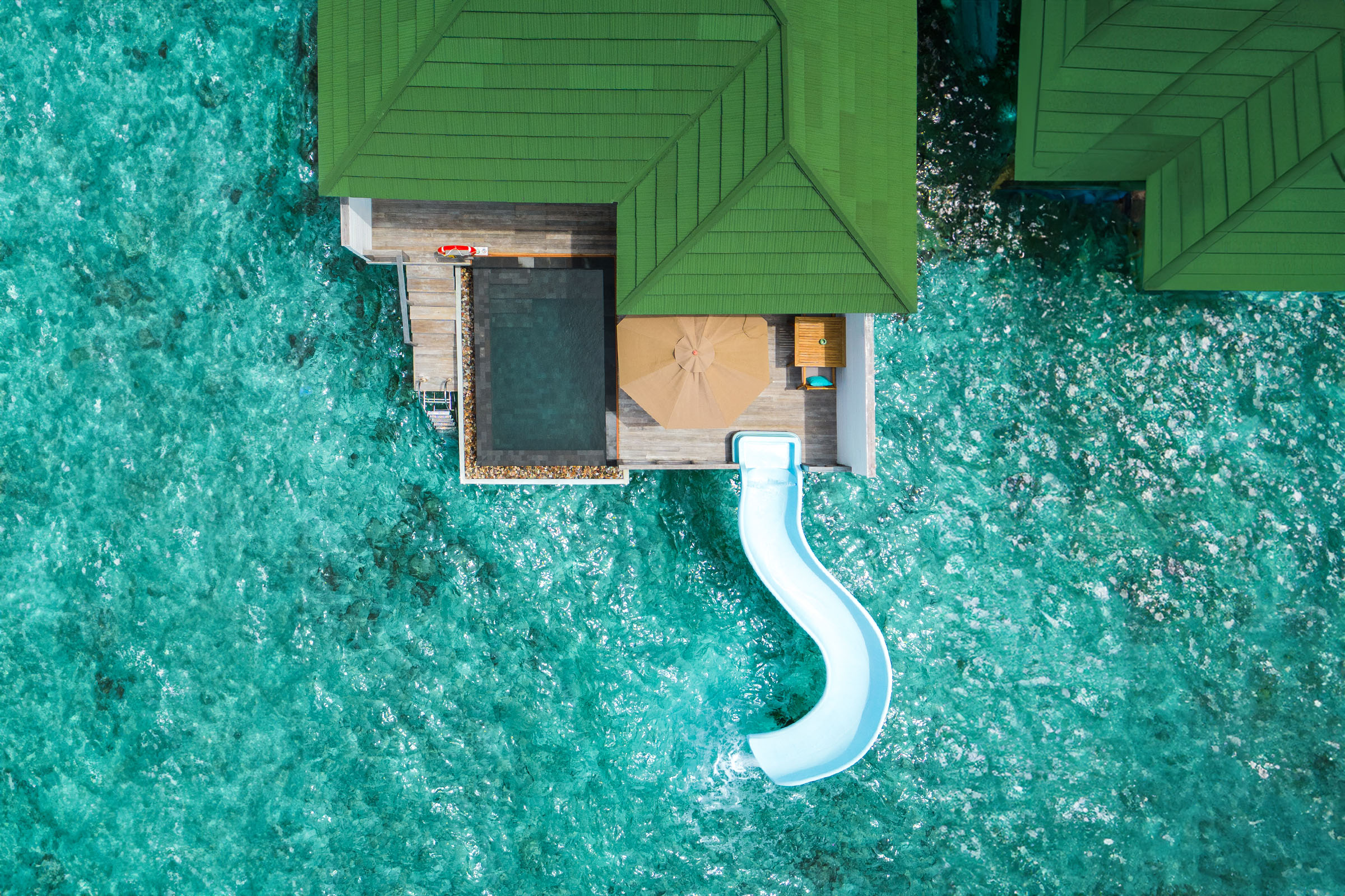 Ozeanvilla mit Pool und Rutsche - Bild 2