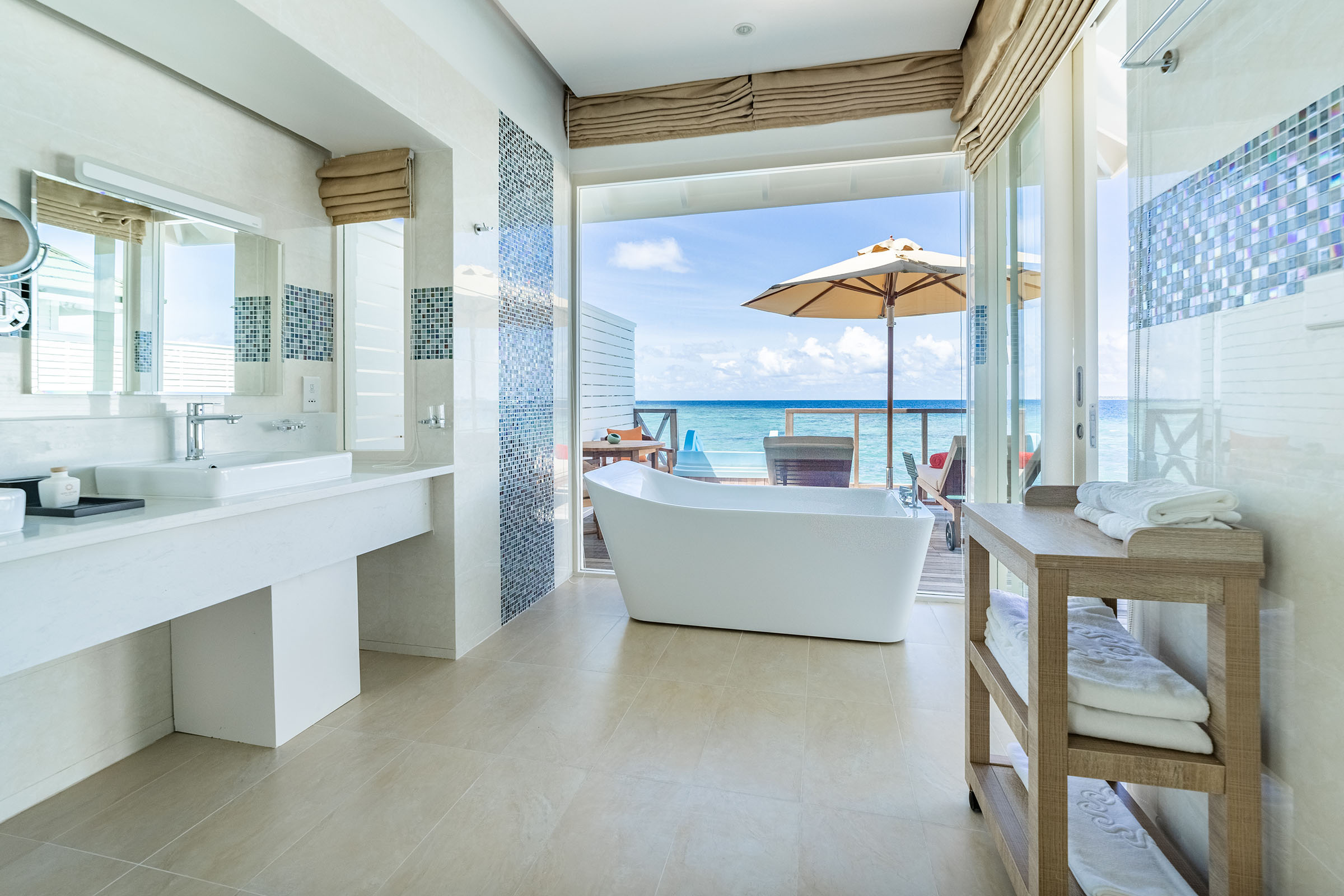 Ozeanvilla mit Pool und Rutsche - Bild 3
