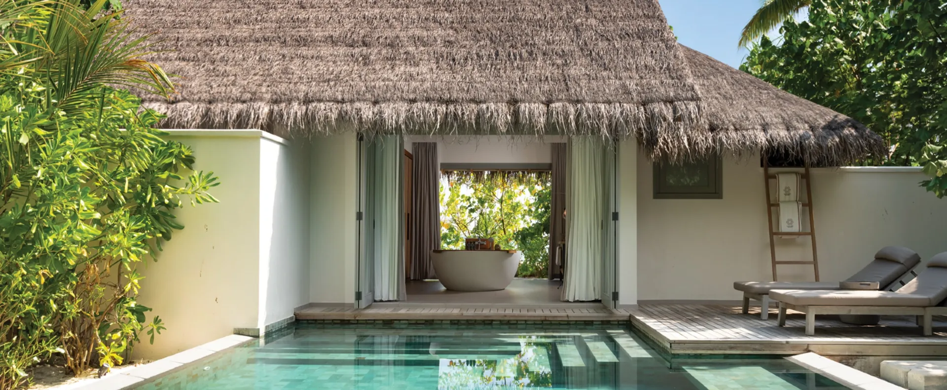 Strandresidenz mit einem Schlafzimmer und Pool - Bild 1