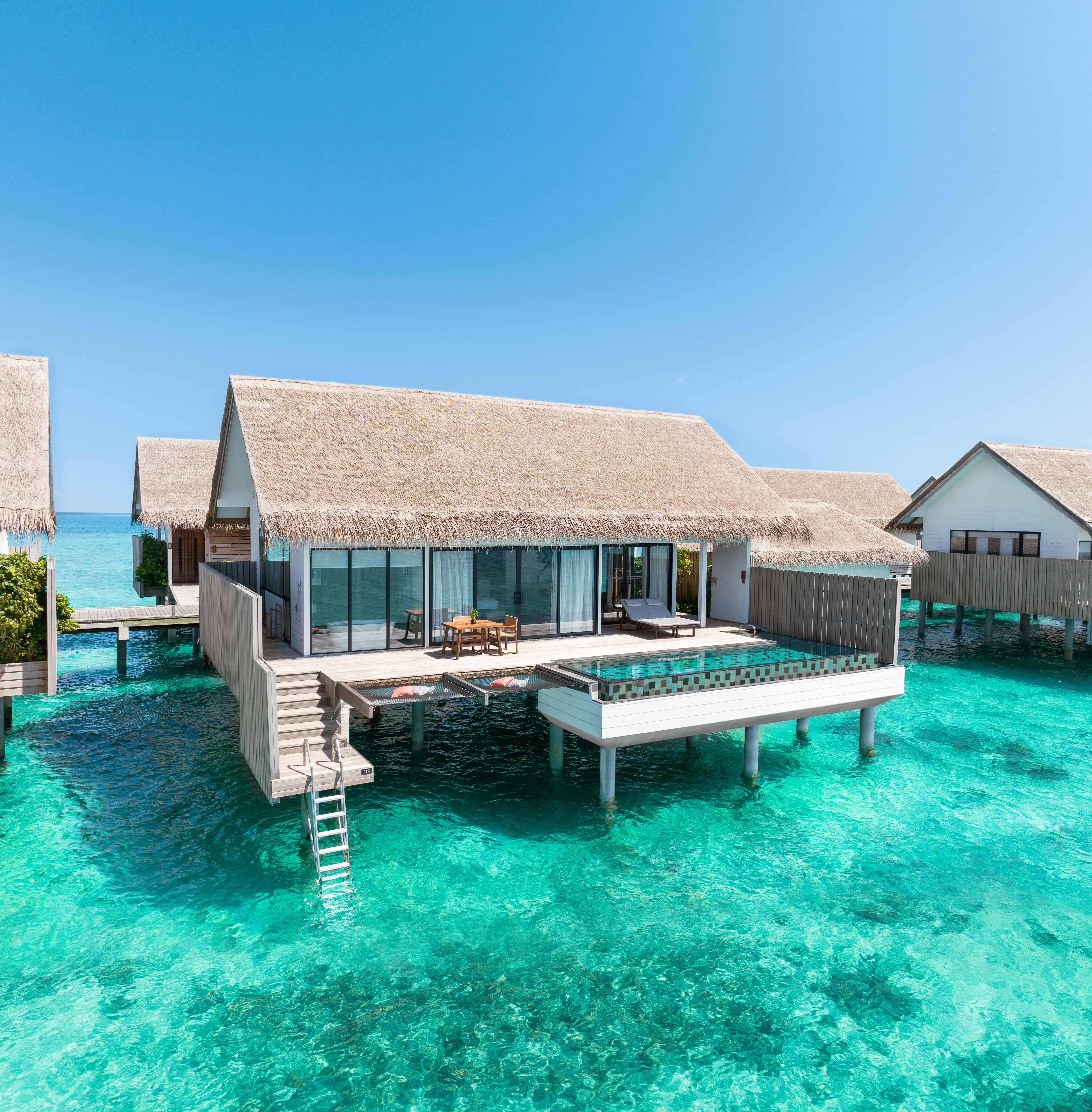 One Bedroom Overwater Suite with Pool - Bild 1