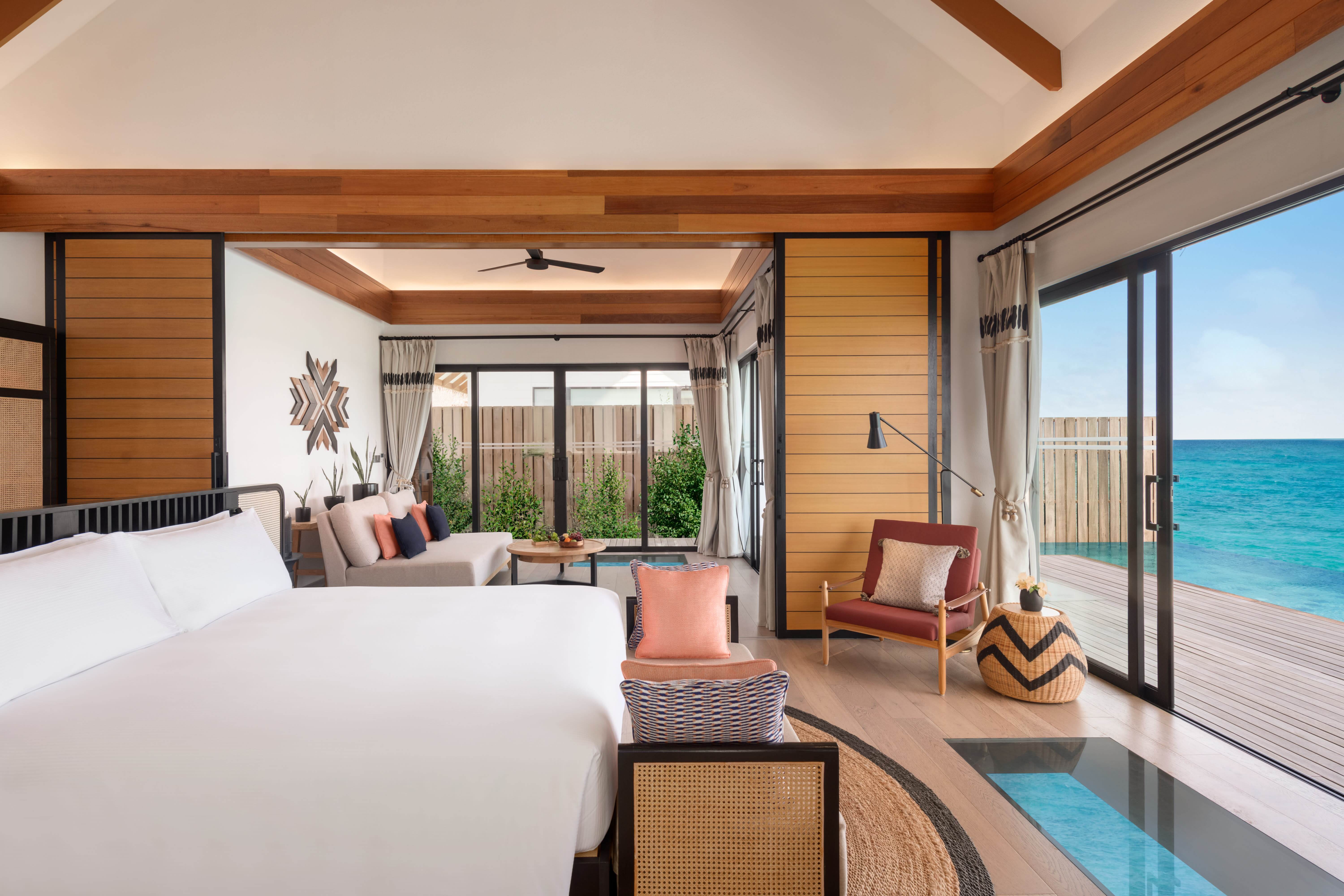 One Bedroom Overwater Suite with Pool - Bild 2