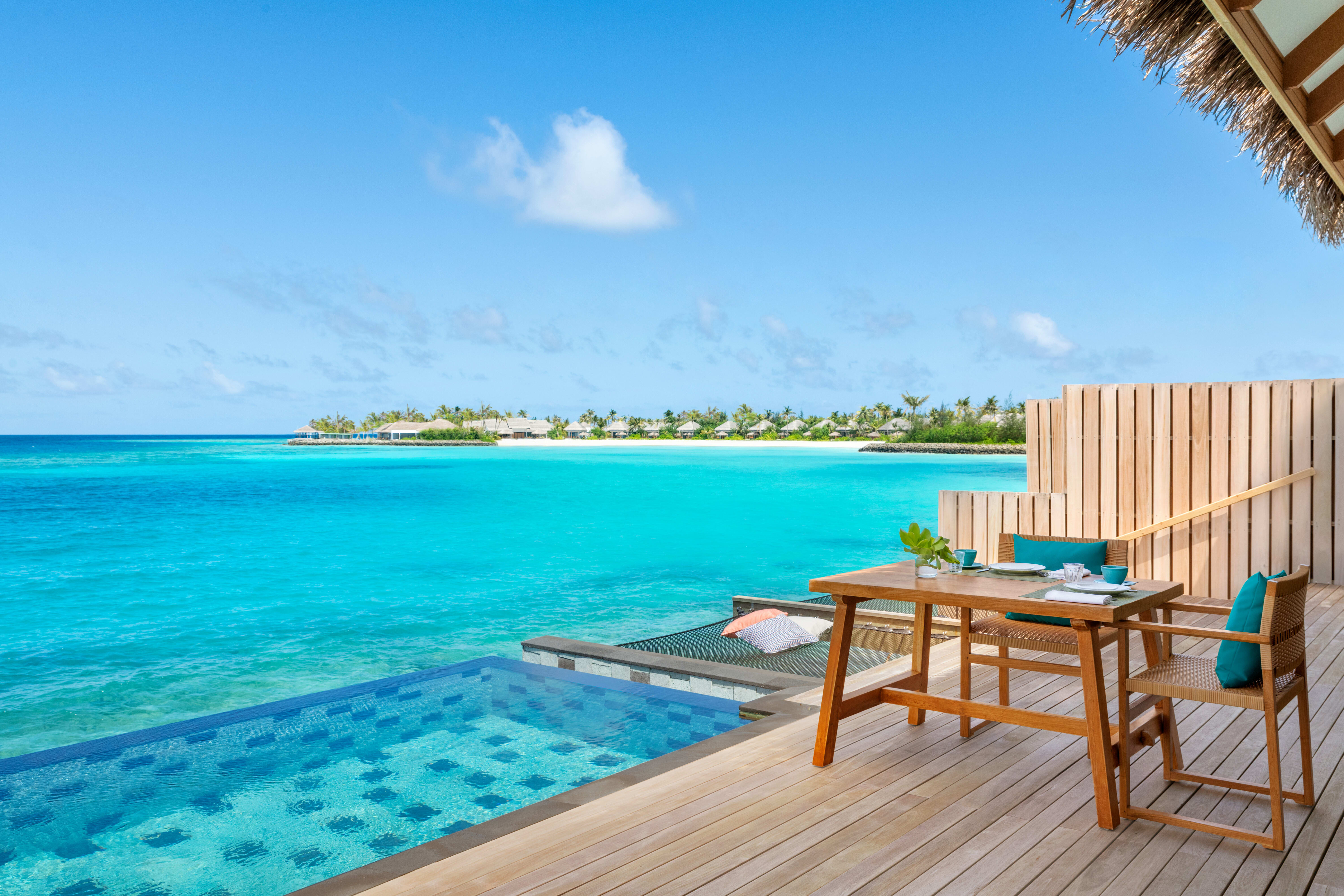 One Bedroom Overwater Suite with Pool - Bild 3