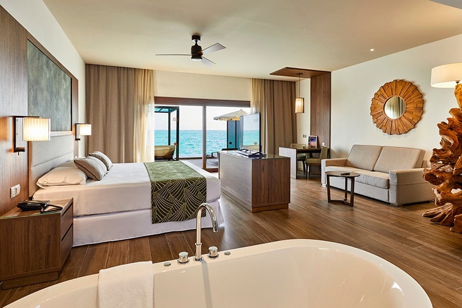 Suite mit privatem Pool über dem Wasser - Bild 2
