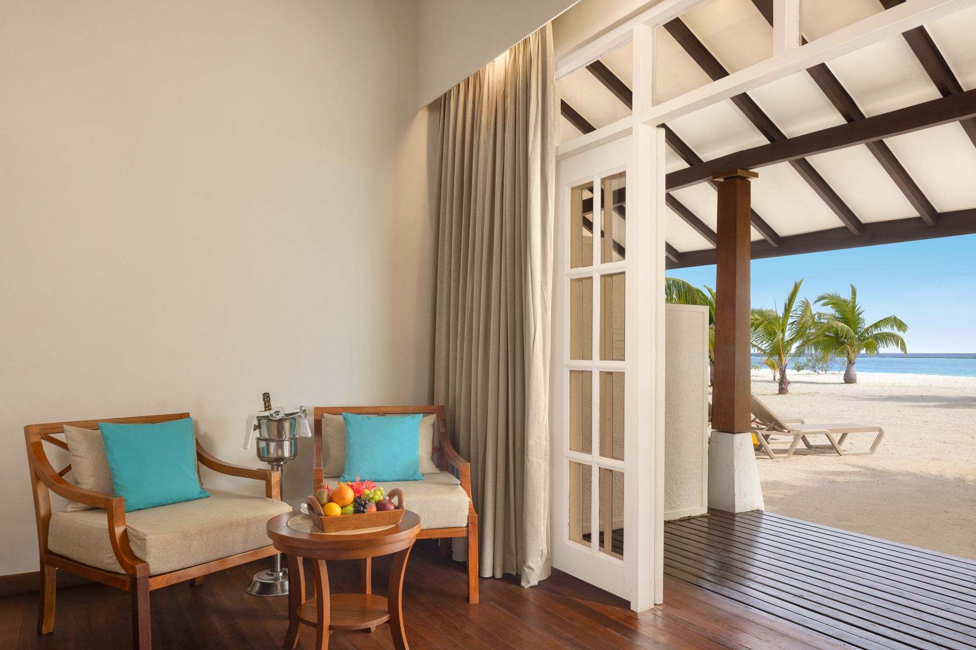 Deluxe-Strandvilla in Sonnenuntergangslage - Bild 3