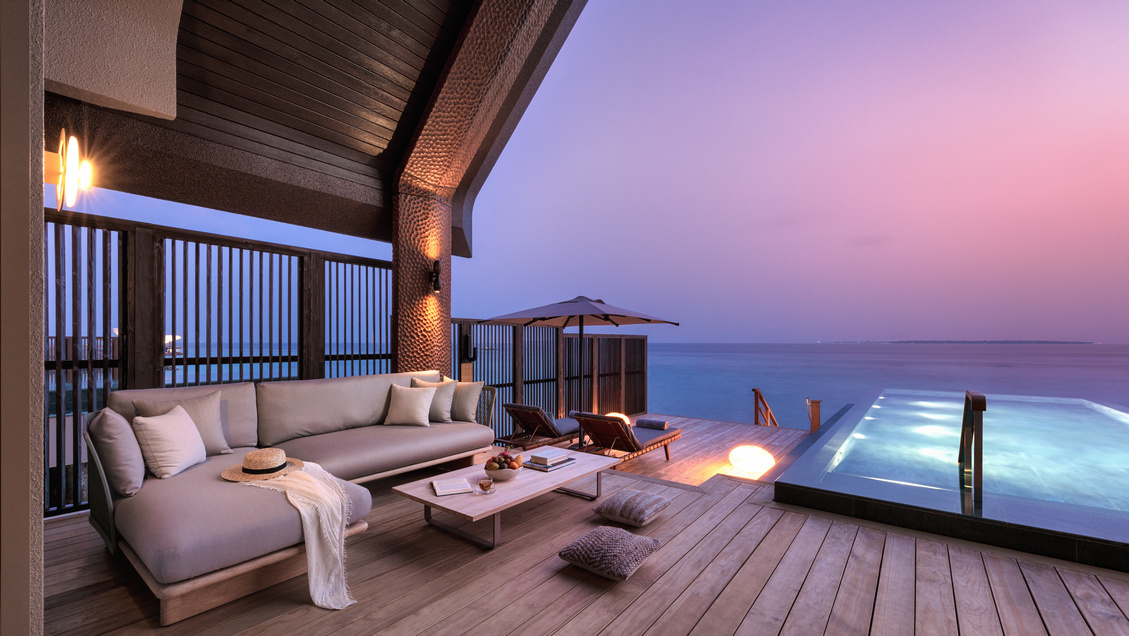 Ozean-Poolvilla in Sonnenuntergangslage - Bild 3