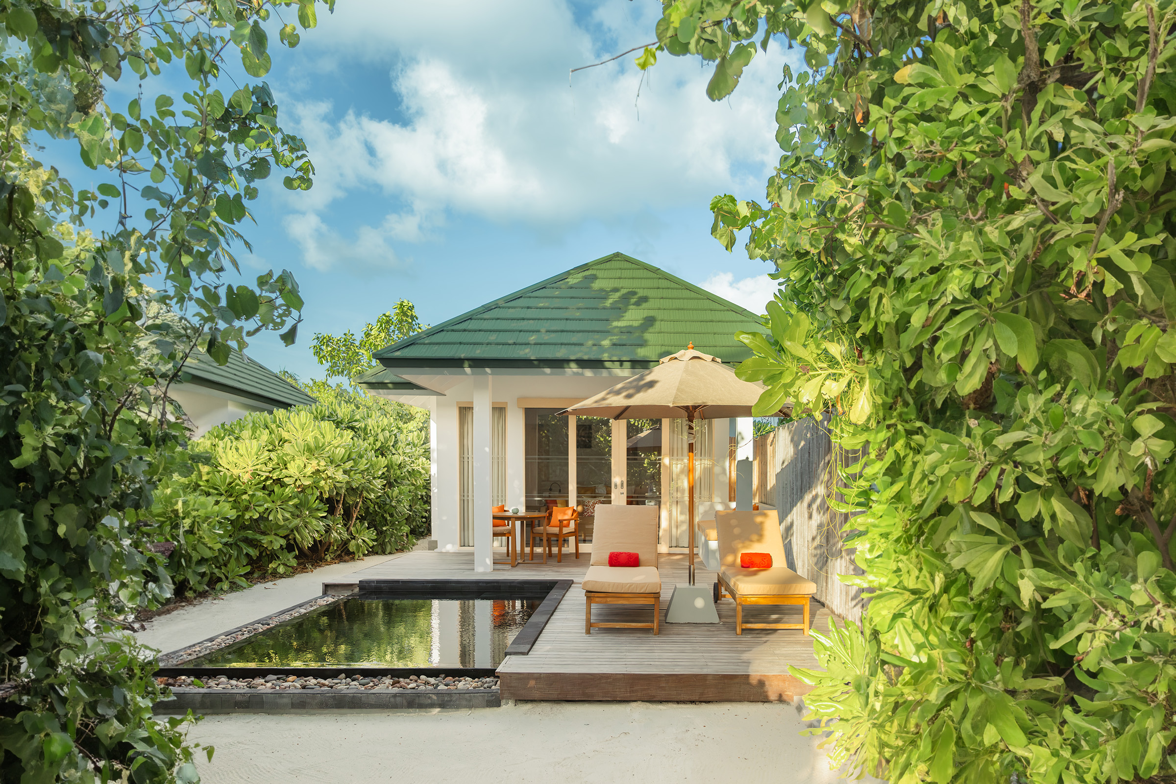 Sunset-Strandvilla mit Pool - Bild 2