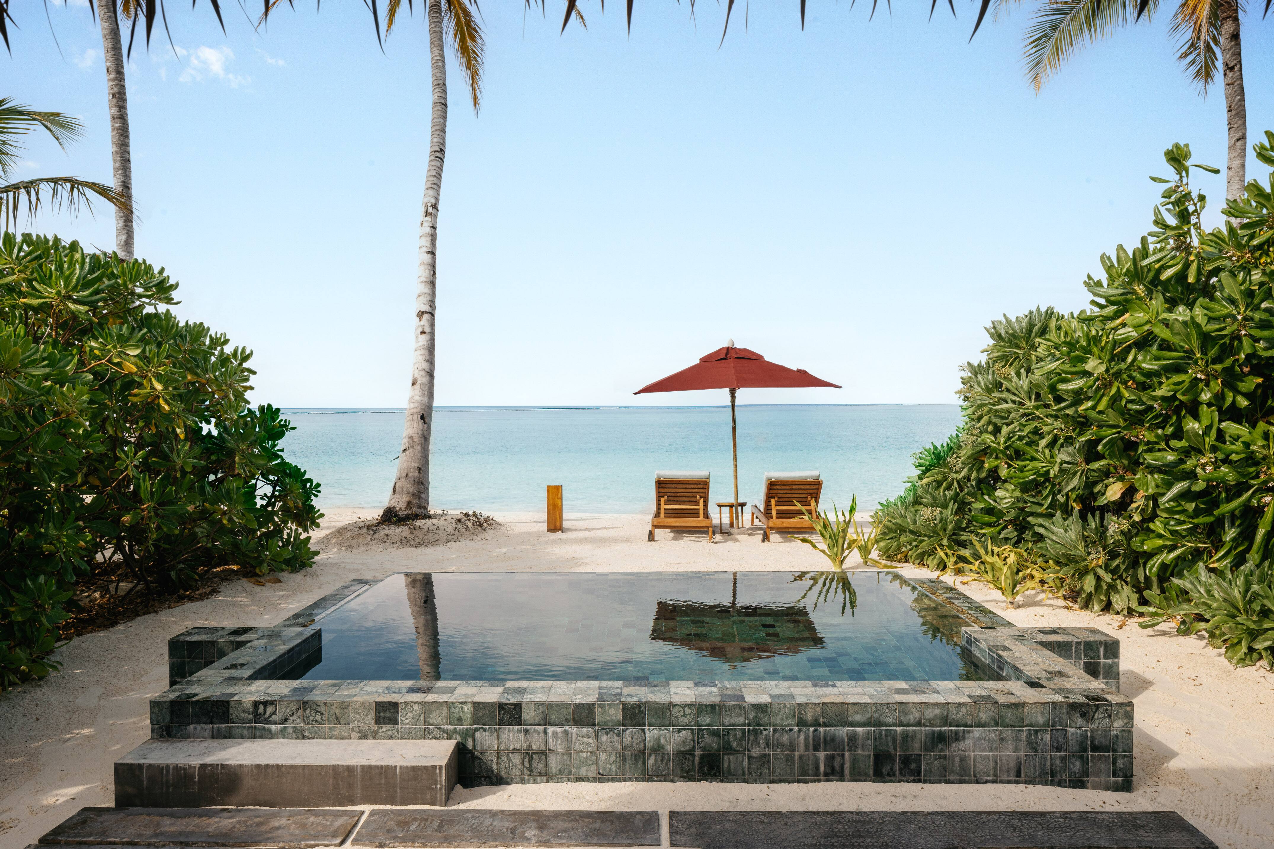 Suite-Villa in Sonnenuntergangslage mit Pool - Bild 1
