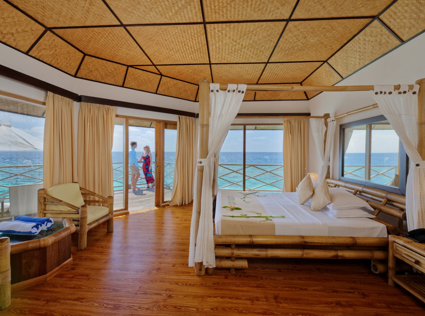 Interieur eines Superior Water Bungalows