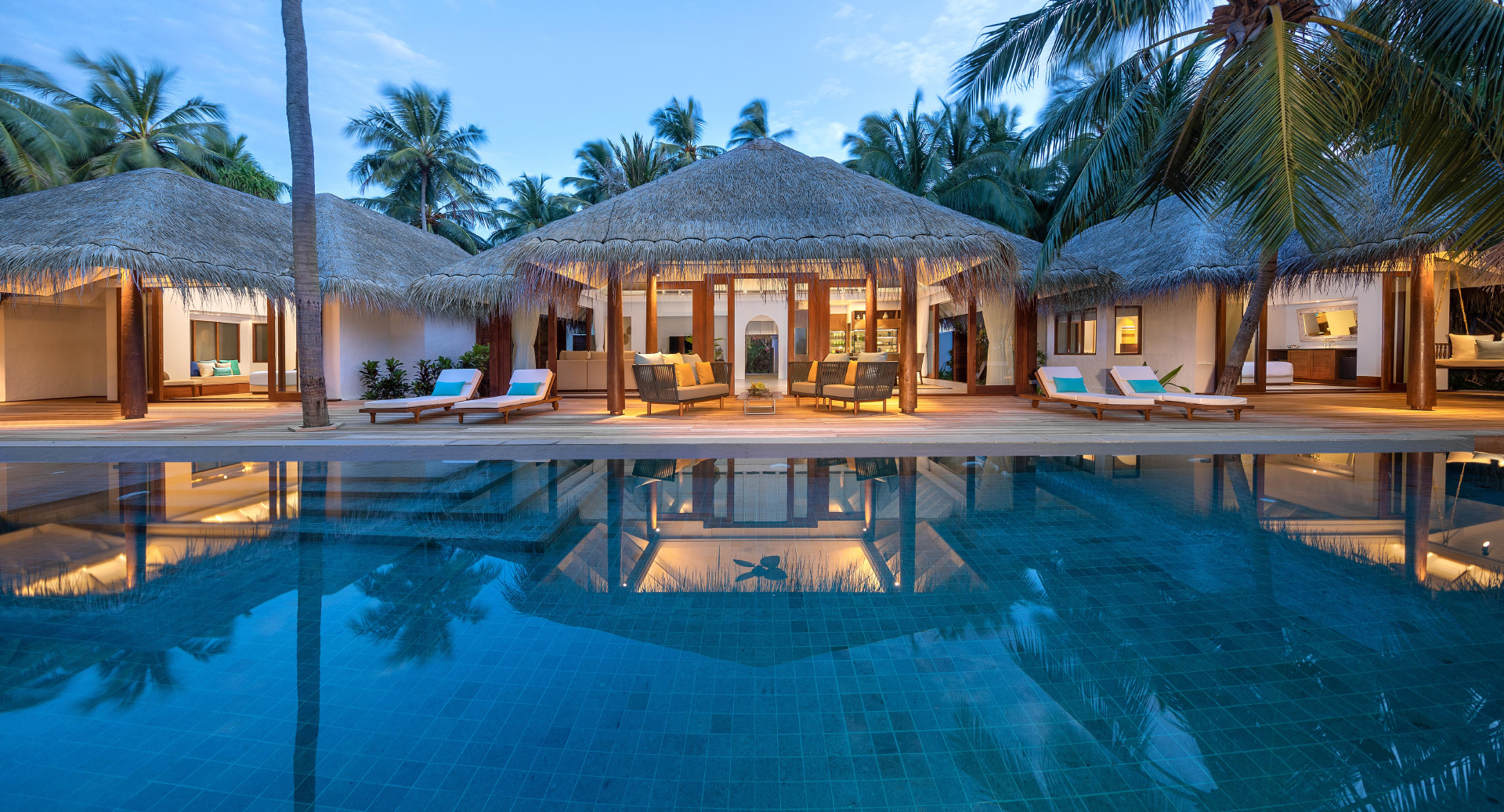 Strandresidenz mit Pool und drei Schlafzimmern - Bild 1
