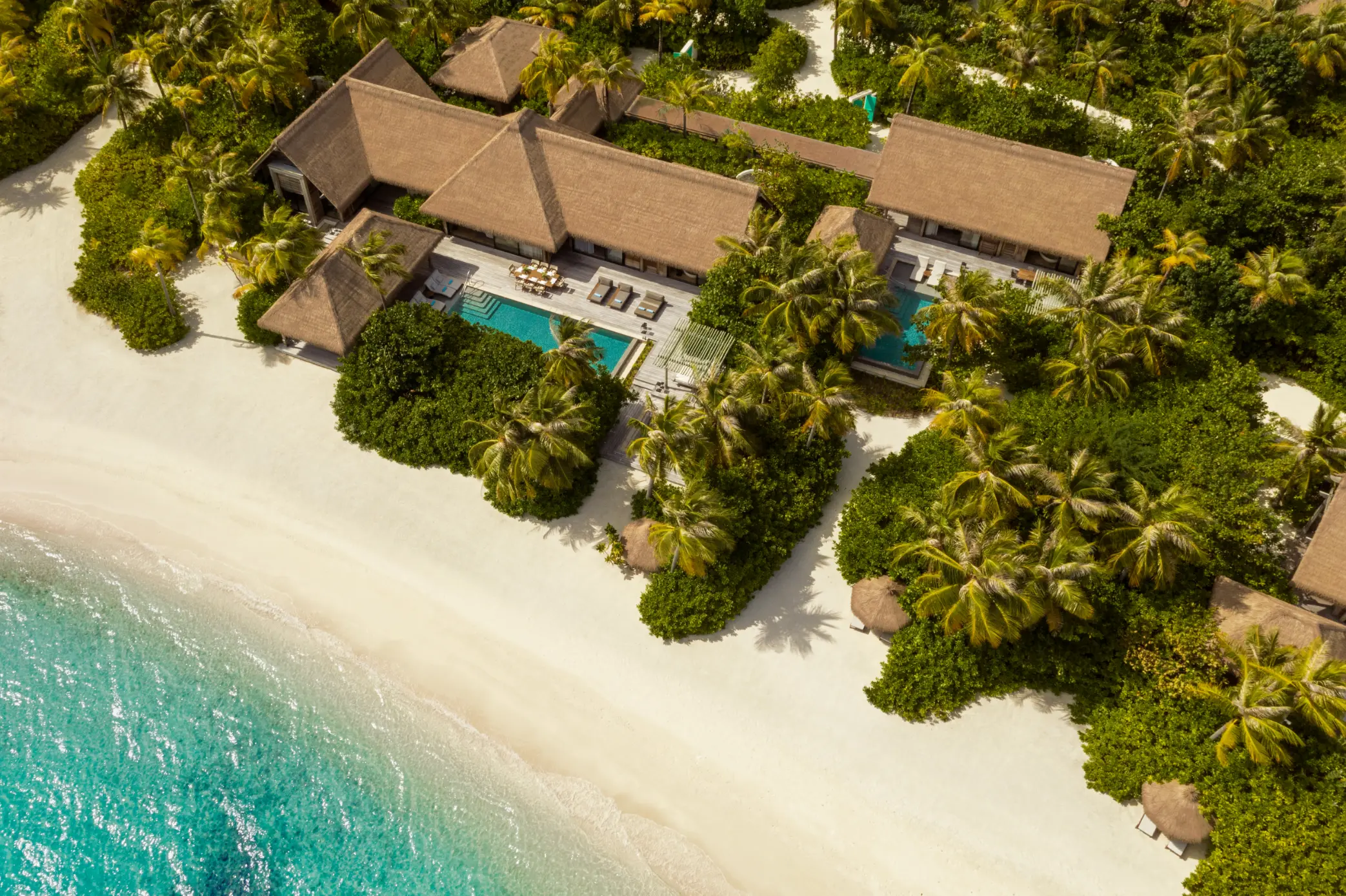 Große Strandvilla mit drei Schlafzimmern und Pool - Bild 1