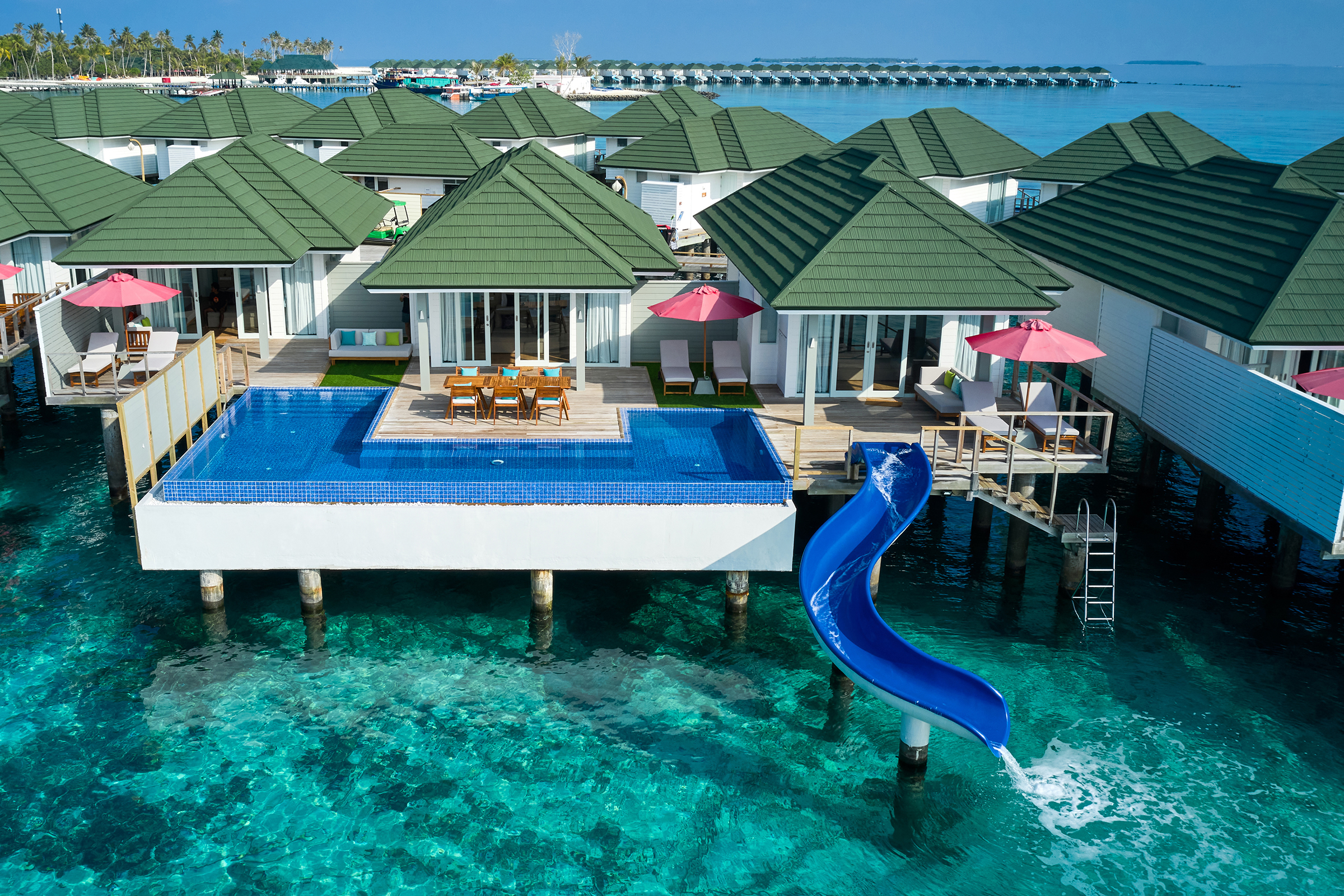 Lagunenvilla mit drei Schlafzimmern, Pool und Rutsche - Bild 1