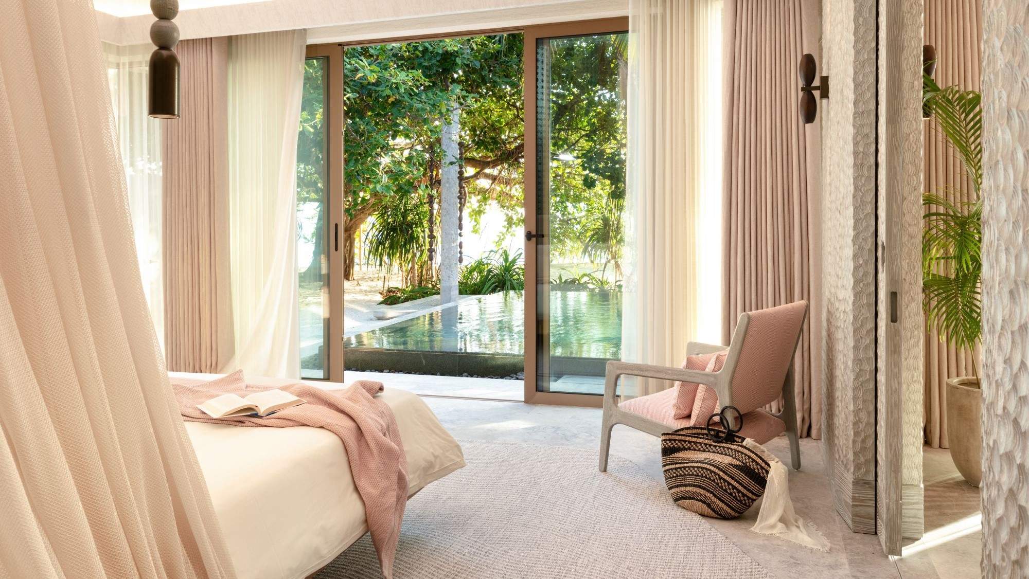 Strandvilla mit zwei Schlafzimmern und Pool - Bild 1