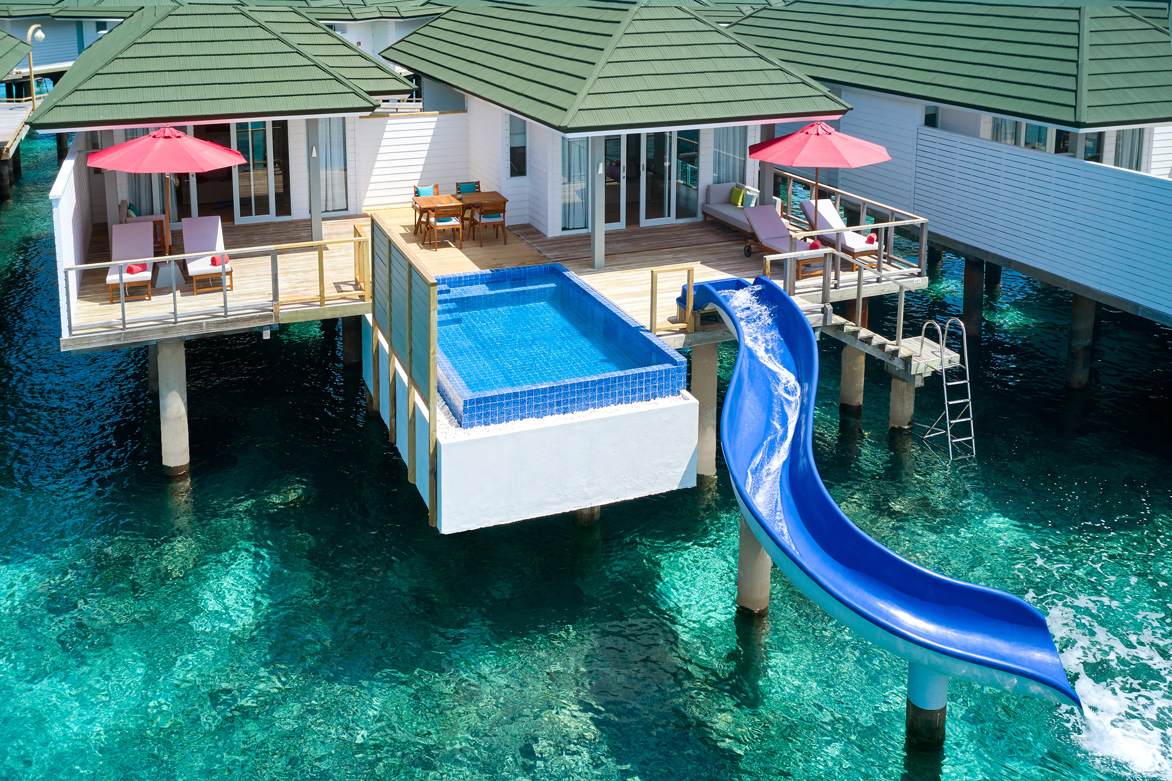 Lagunenvilla mit zwei Schlafzimmern, Pool und Rutsche - Bild 1