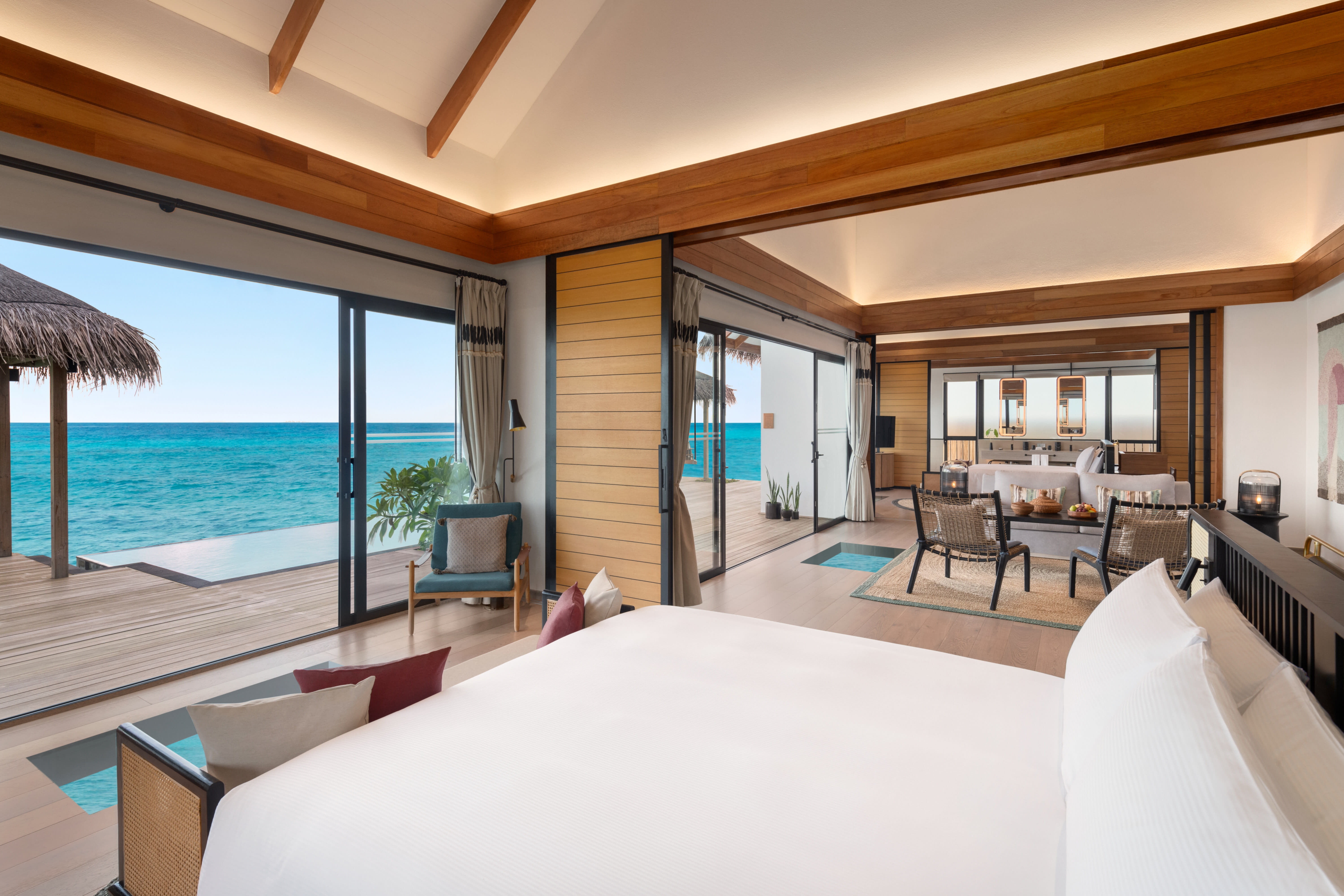 Two Bedroom Overwater Pool Villa - Bild 2