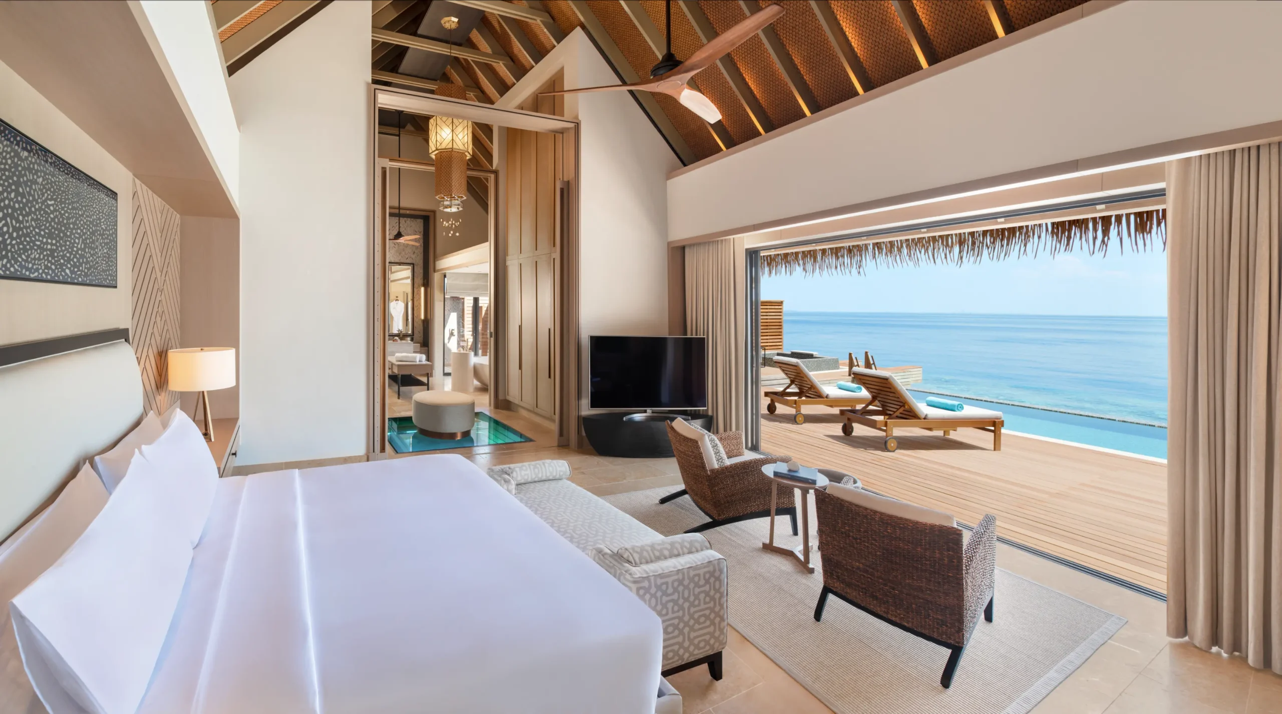 Overwater-Villa mit zwei Schlafzimmern und Pool - Bild 3