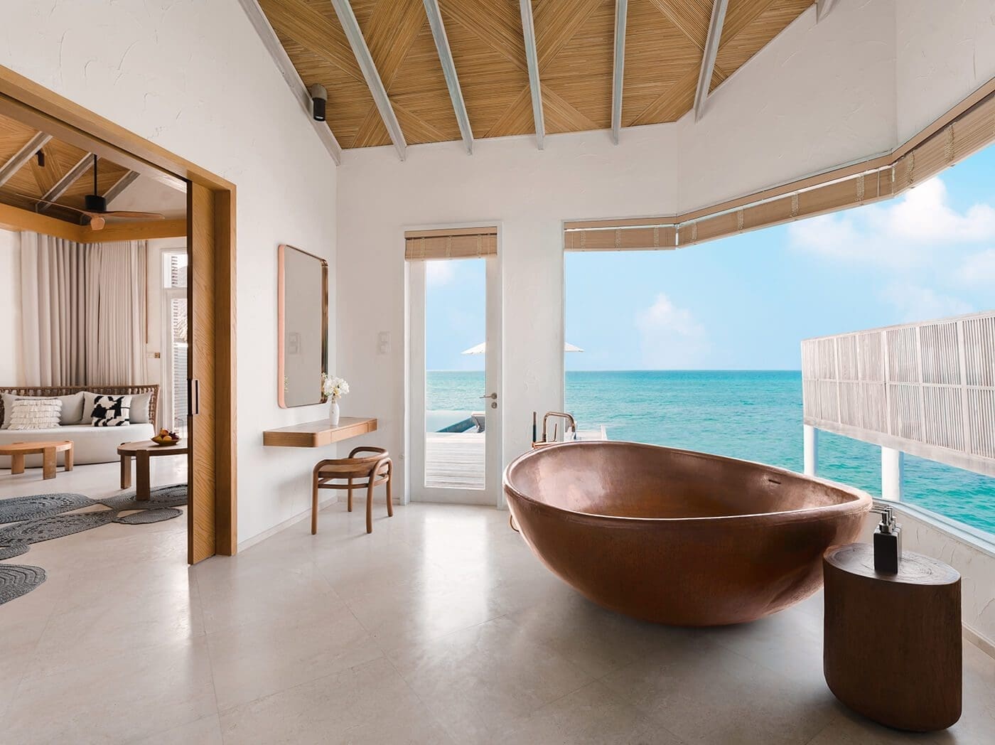 Wasservilla mit zwei Schlafzimmern und Pool zum Sonnenuntergang - Bild 2