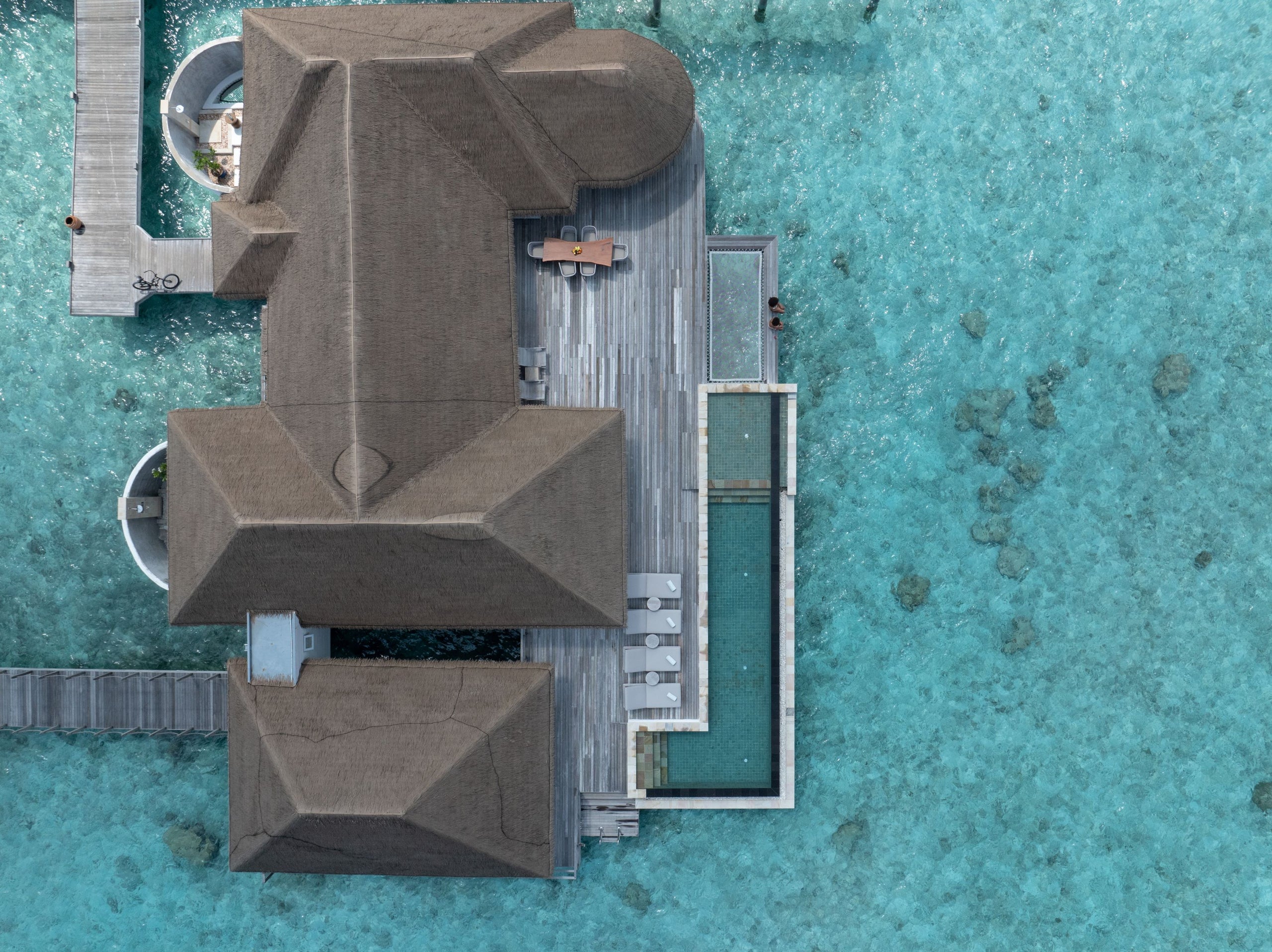 Wasservilla mit Pool und zwei Schlafzimmern - Bild 2