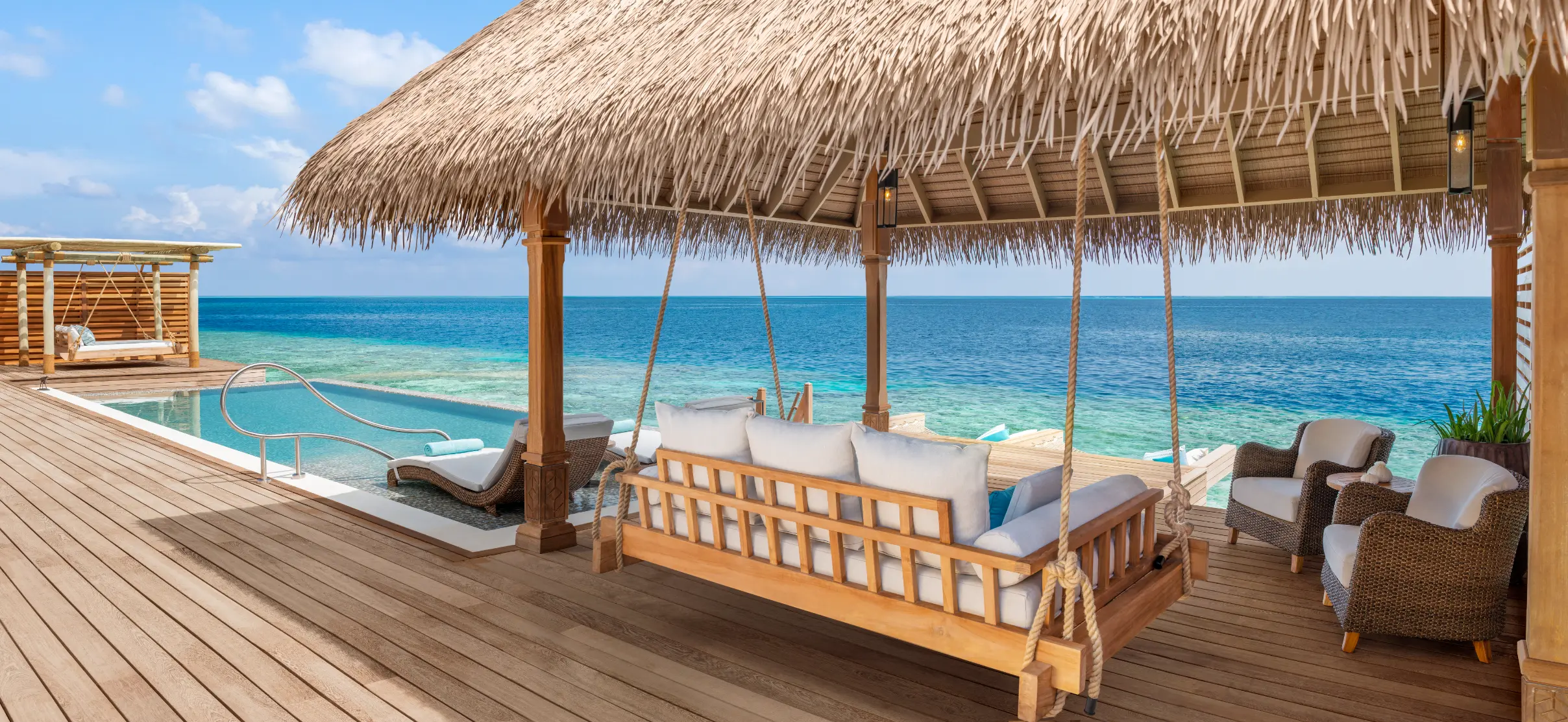 Overwater-Villa mit zwei Queensize-Betten und Pool - Bild 2