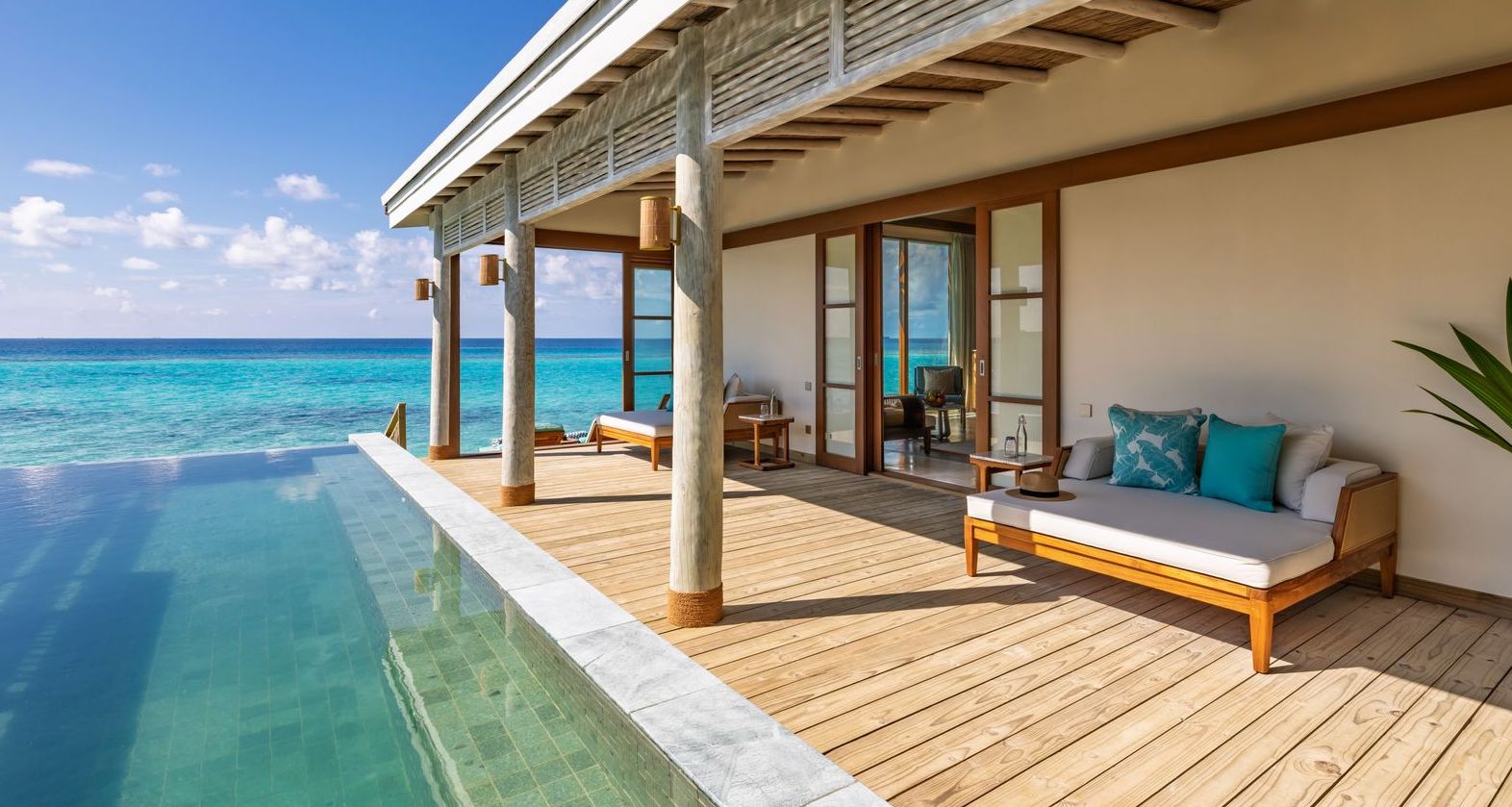 Wasserpoolvilla mit Rutsche - Bild 3