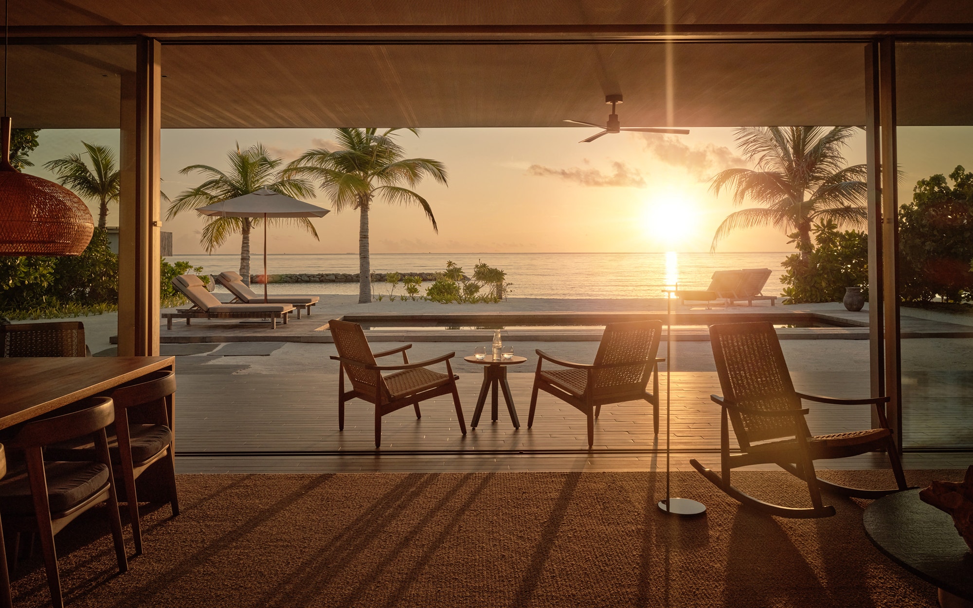 Villa mit zwei Schlafzimmern, Sonnenuntergang, Strand und Pool - Bild 1