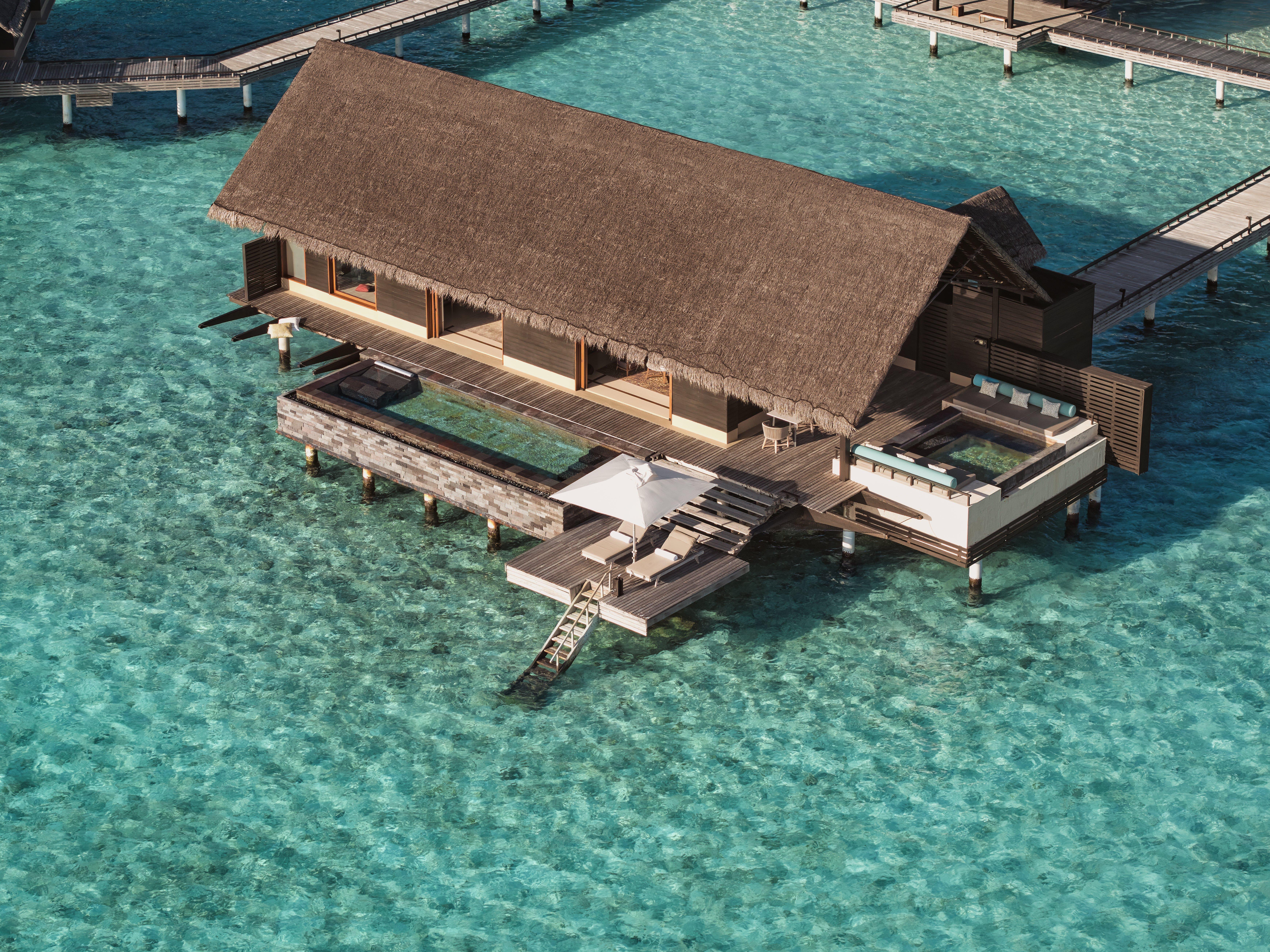 Grand-Wasservilla mit Pool - Bild 1
